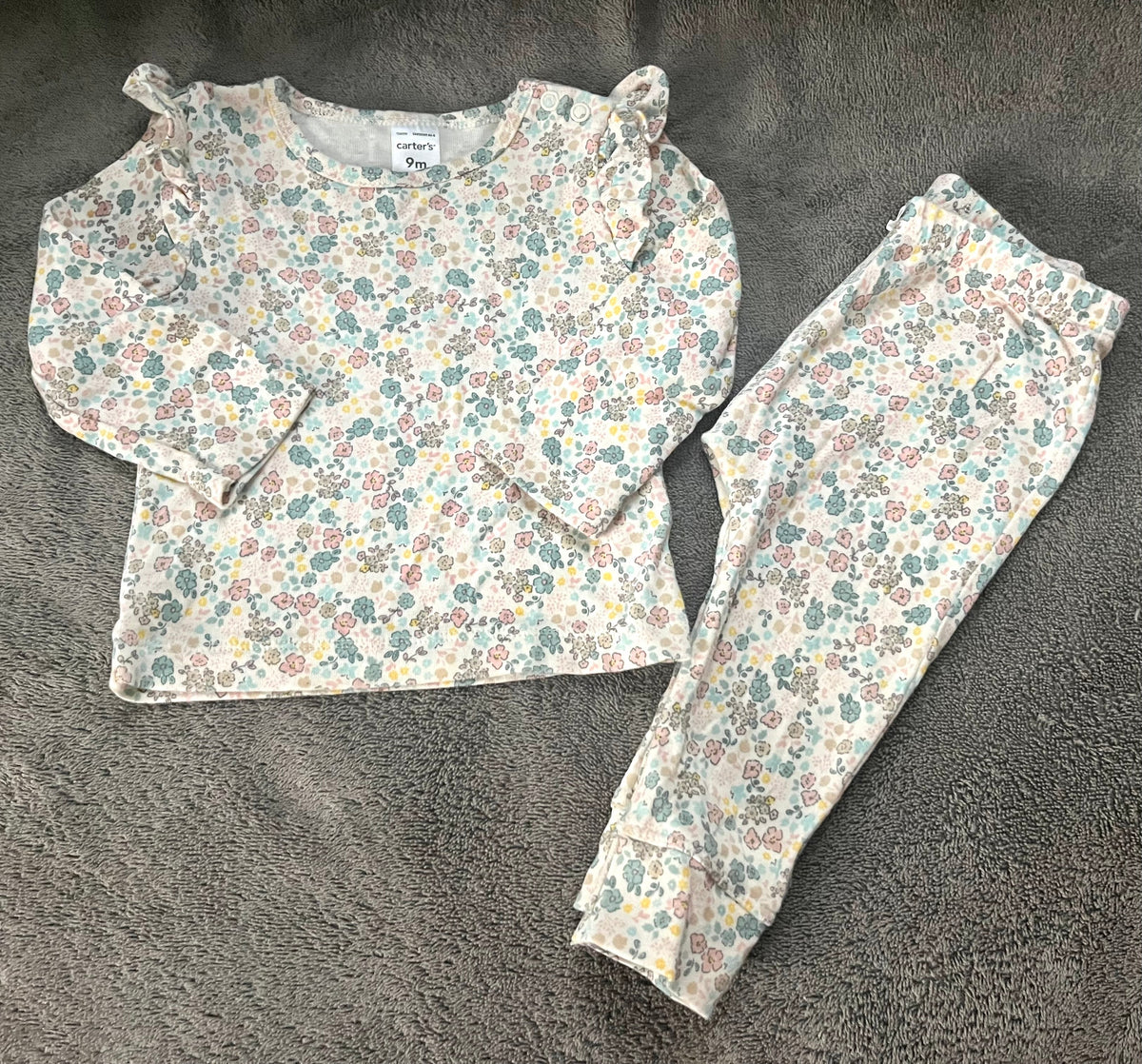Seller #13 Carter’s Girls 9 months 2 piece floral outfit