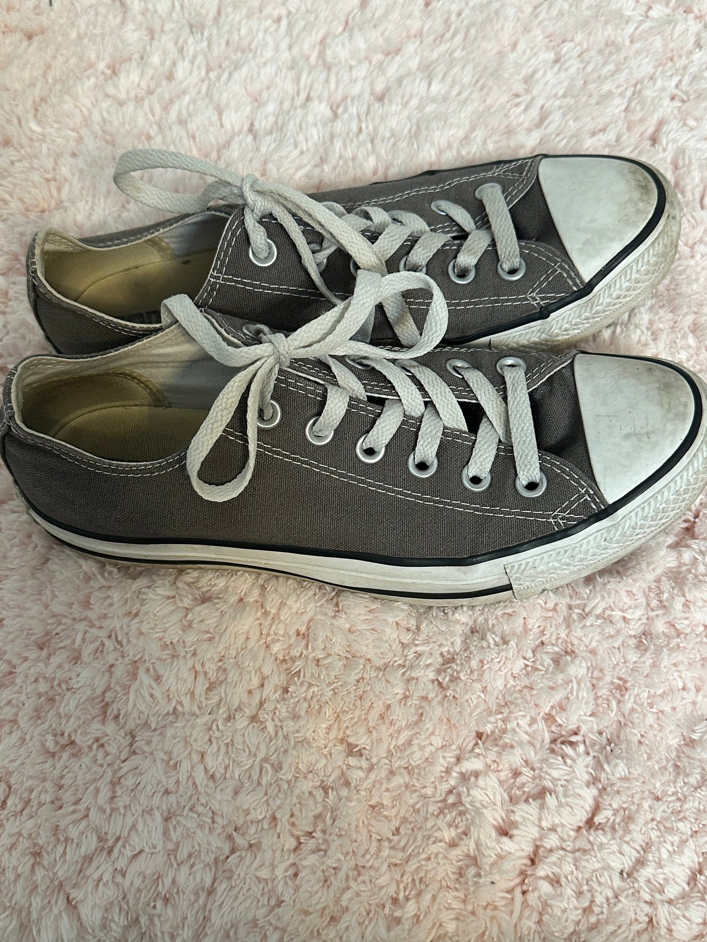 #133 Converse Women’s Gray Shoes Sz 8.5