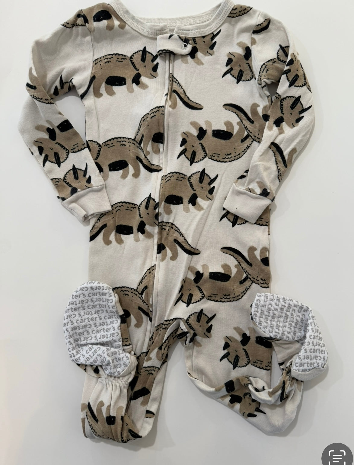 #50 • Boys • Carter’s • 24 Months • EUC (maybe washed not worn)