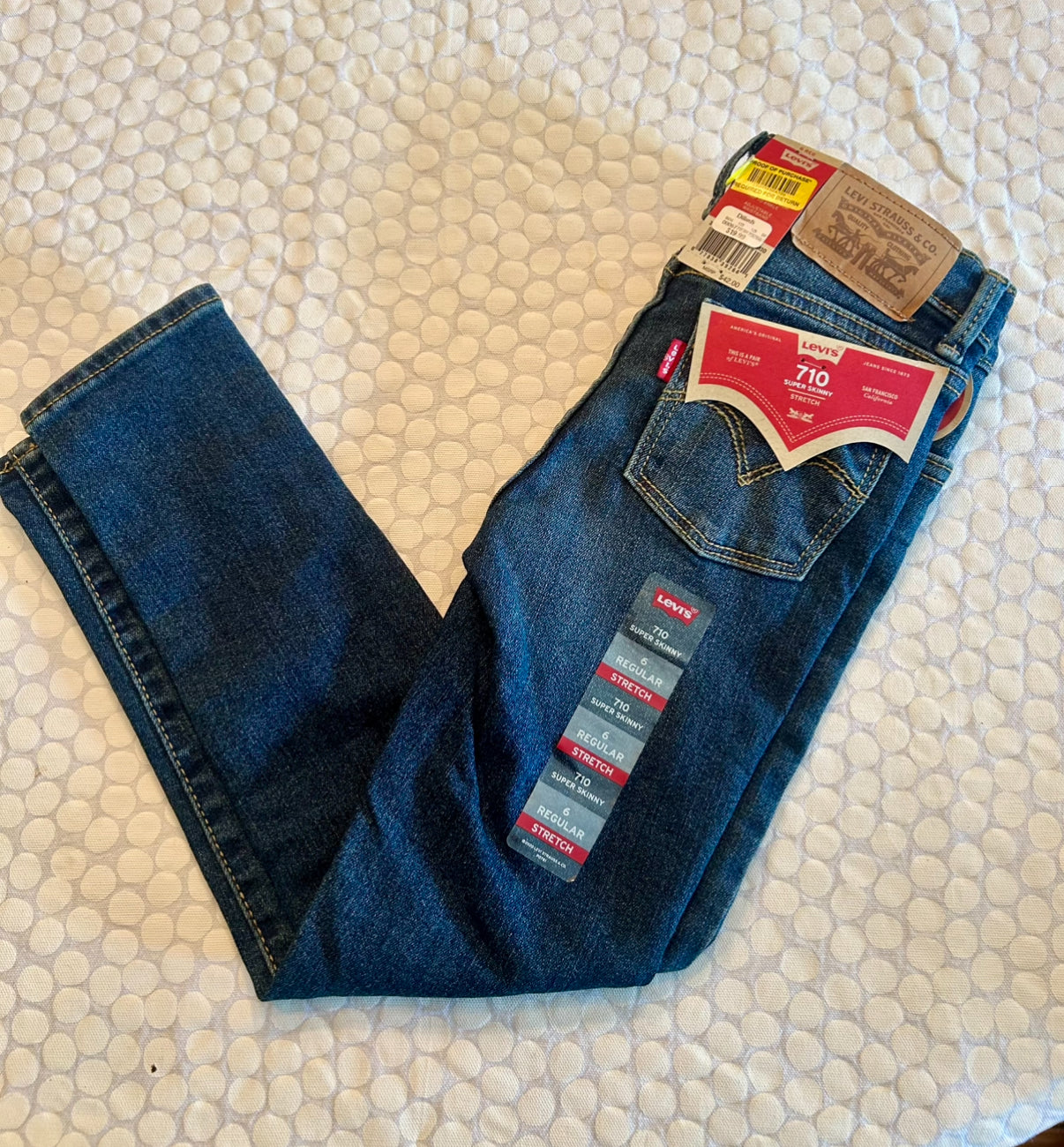 136 NWT Levi Jeans 710 Super Skinny Jeans Size 6