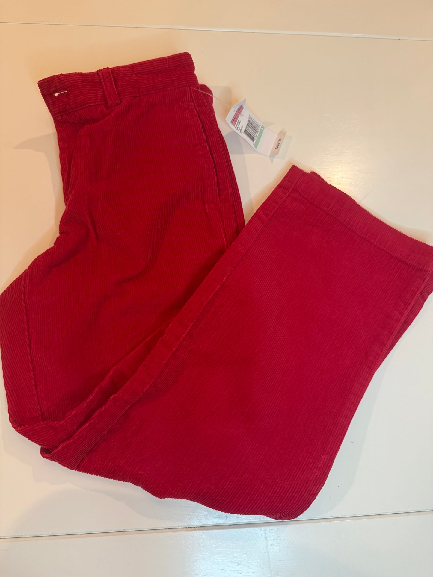 136 NWT Vineyard Vines Red cord pants size 8