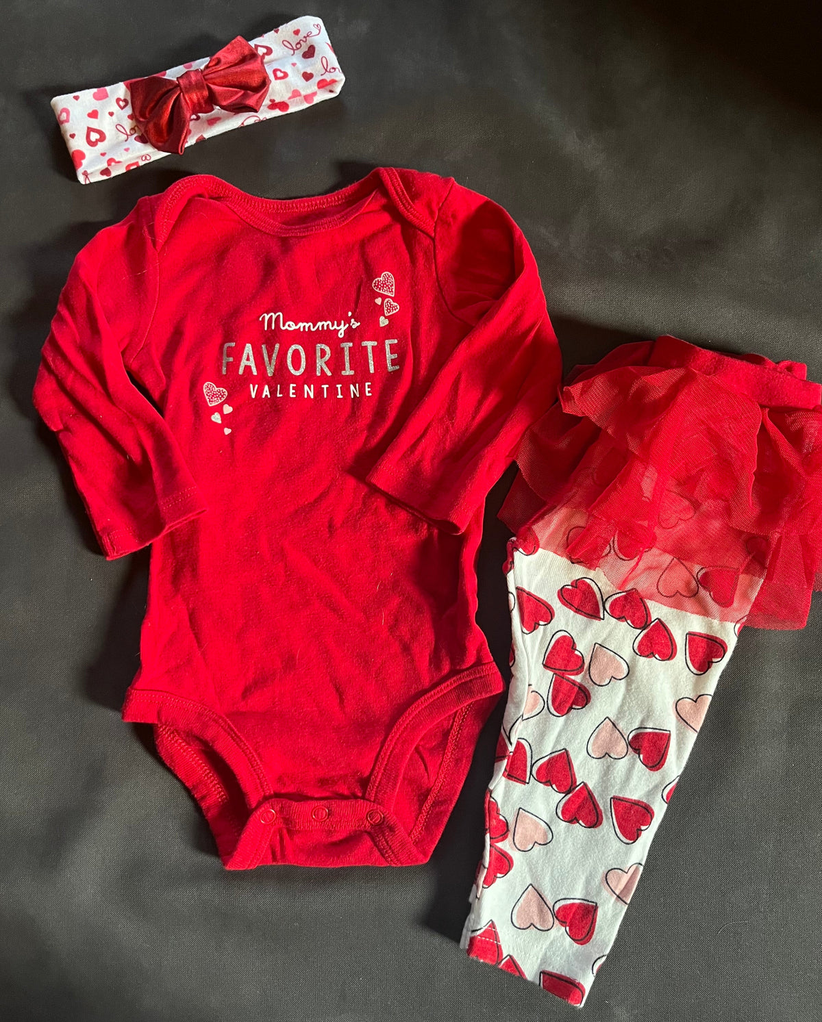 Seller #13 Carter’s girls 9 months Valentines outfit 3 piece
