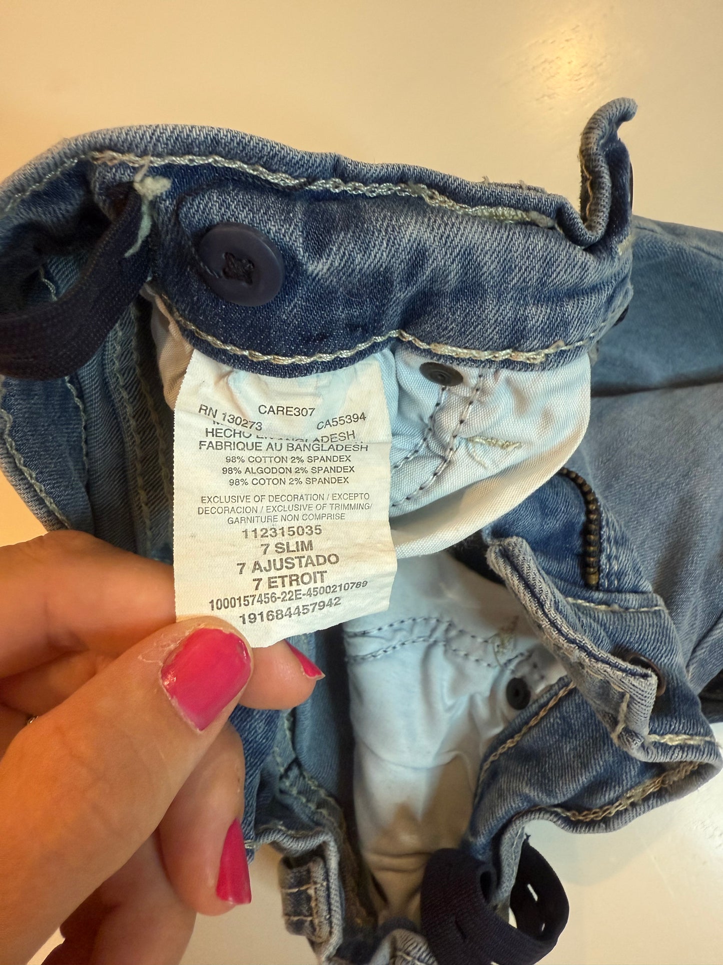 136 EUC wrangler jeans adjustable waist size 7