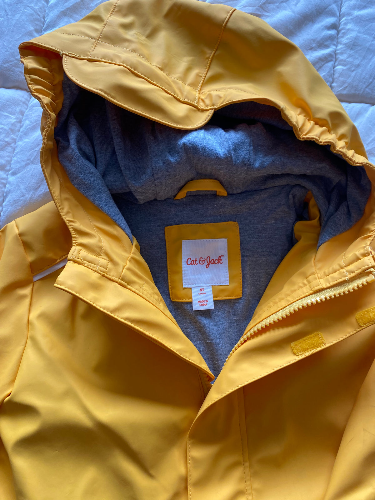 Seller 59 boys 5T Cat and Jack yellow raincoat