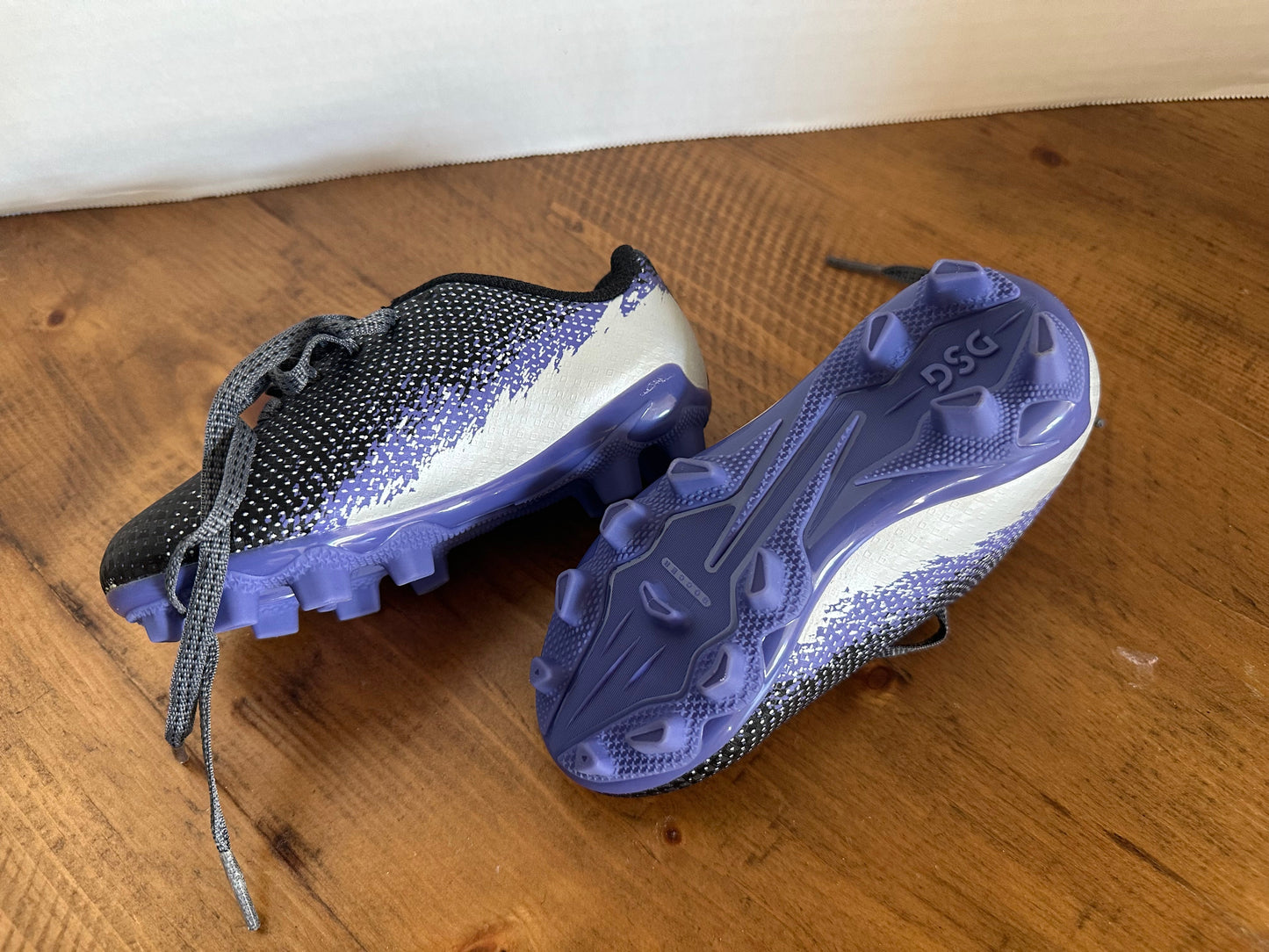 #88 DSG speed viper girl cleats new