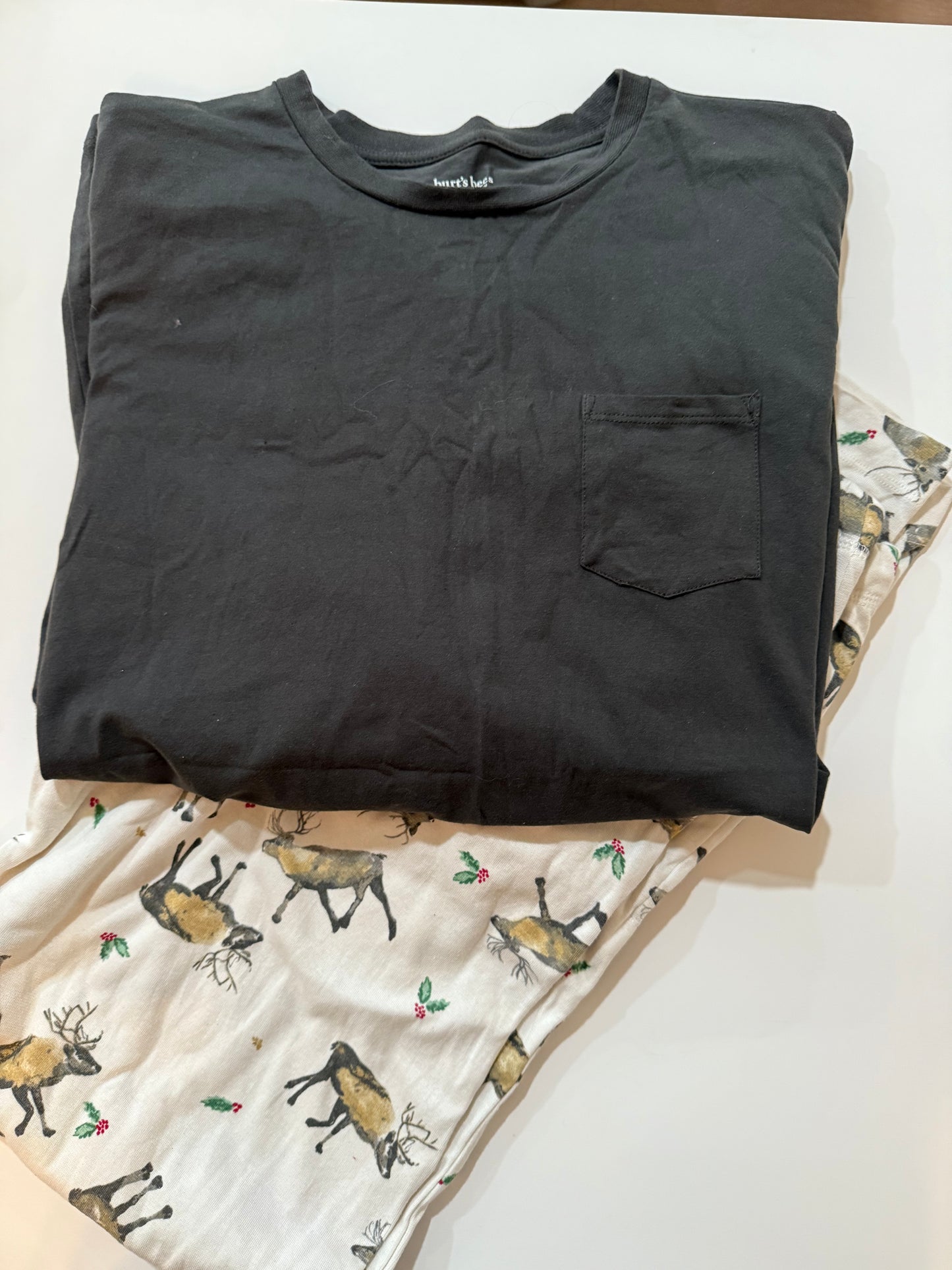 #50 • Mens • Burt’s Bees • Large • EUC (worn once)