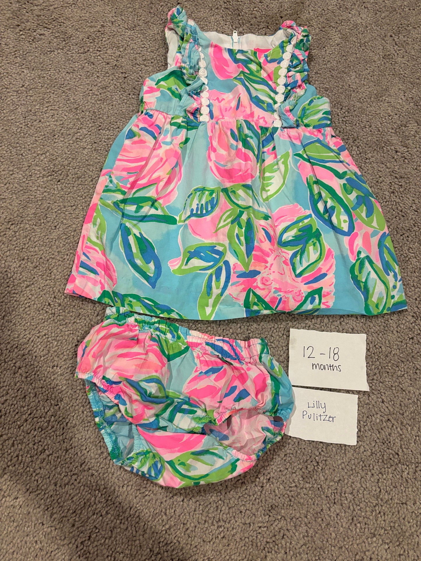 Seller 59 GAP girls 2T white fleece jacket