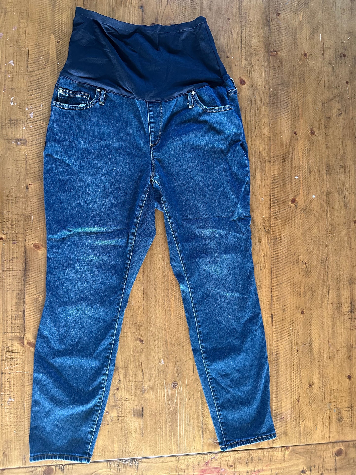 #88 33S gap denim maternity full panel jeans euc