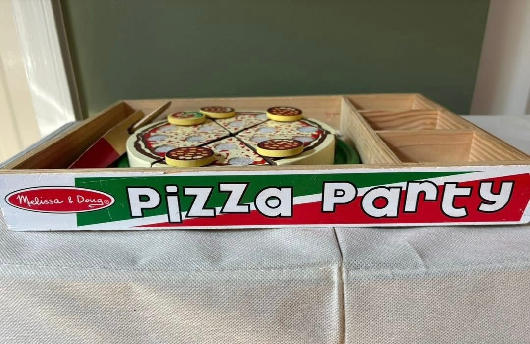 #133 **REDUCED** Melissa & Doug Pizza Party
