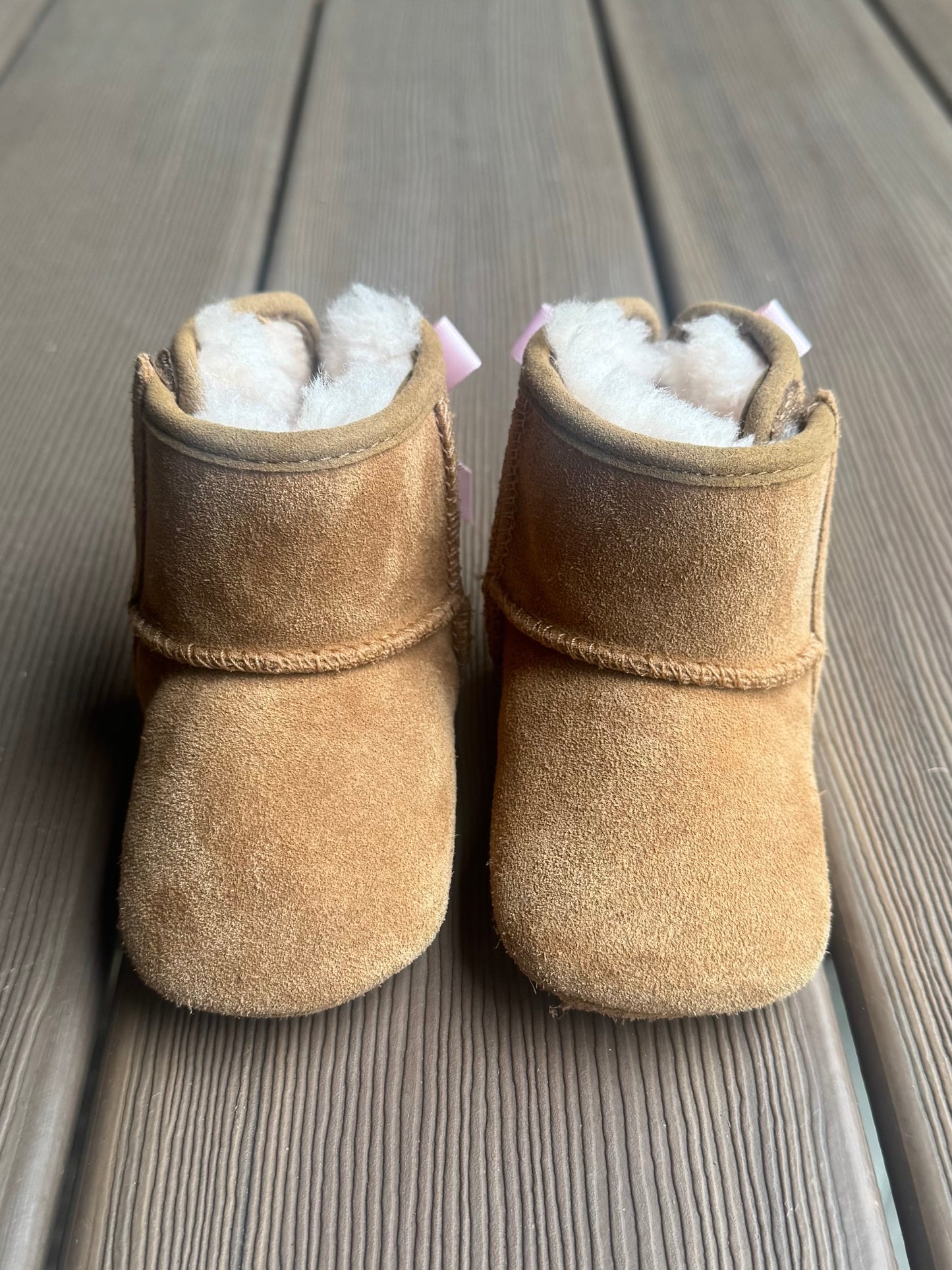 Seller #172 REDUCED Ugg Baby Boots with Pink Bow Size 2/3 (6-12 m)