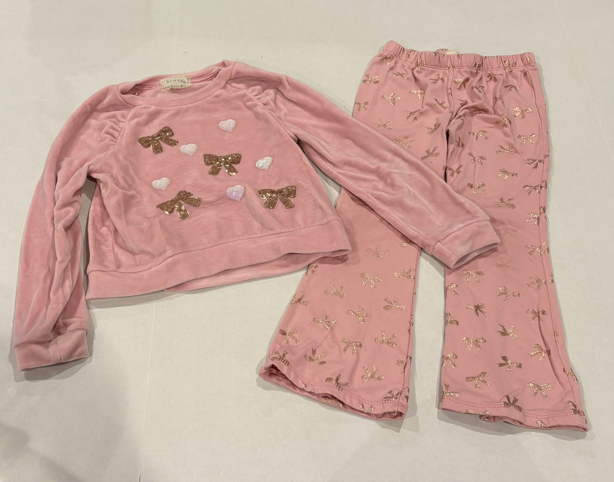 #25 Girls size 6 Btween really warm pink outfit long sleeve and pants with bows