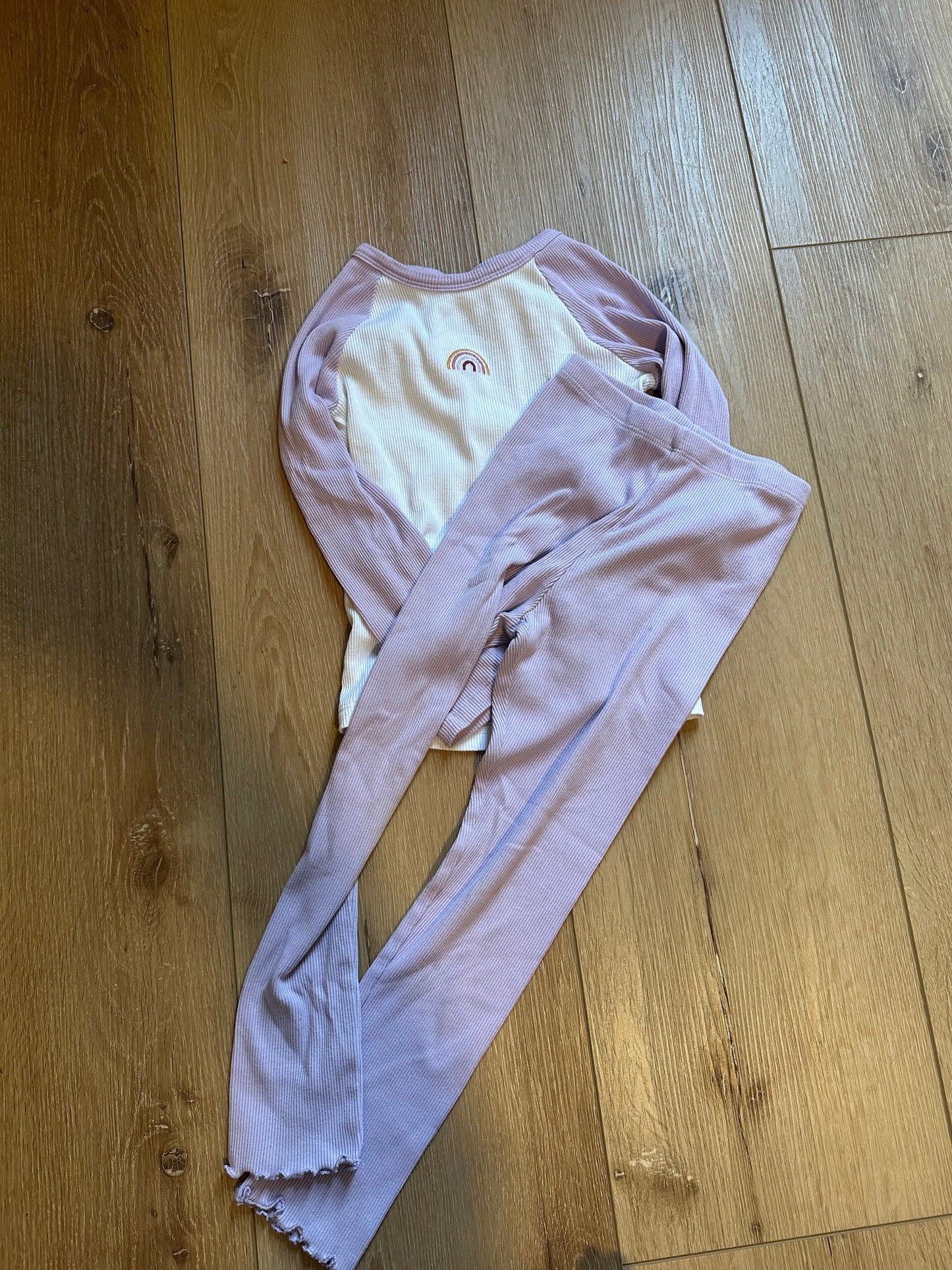 #161 Girls size 5 long sleeve top and pants set (Reduced!)