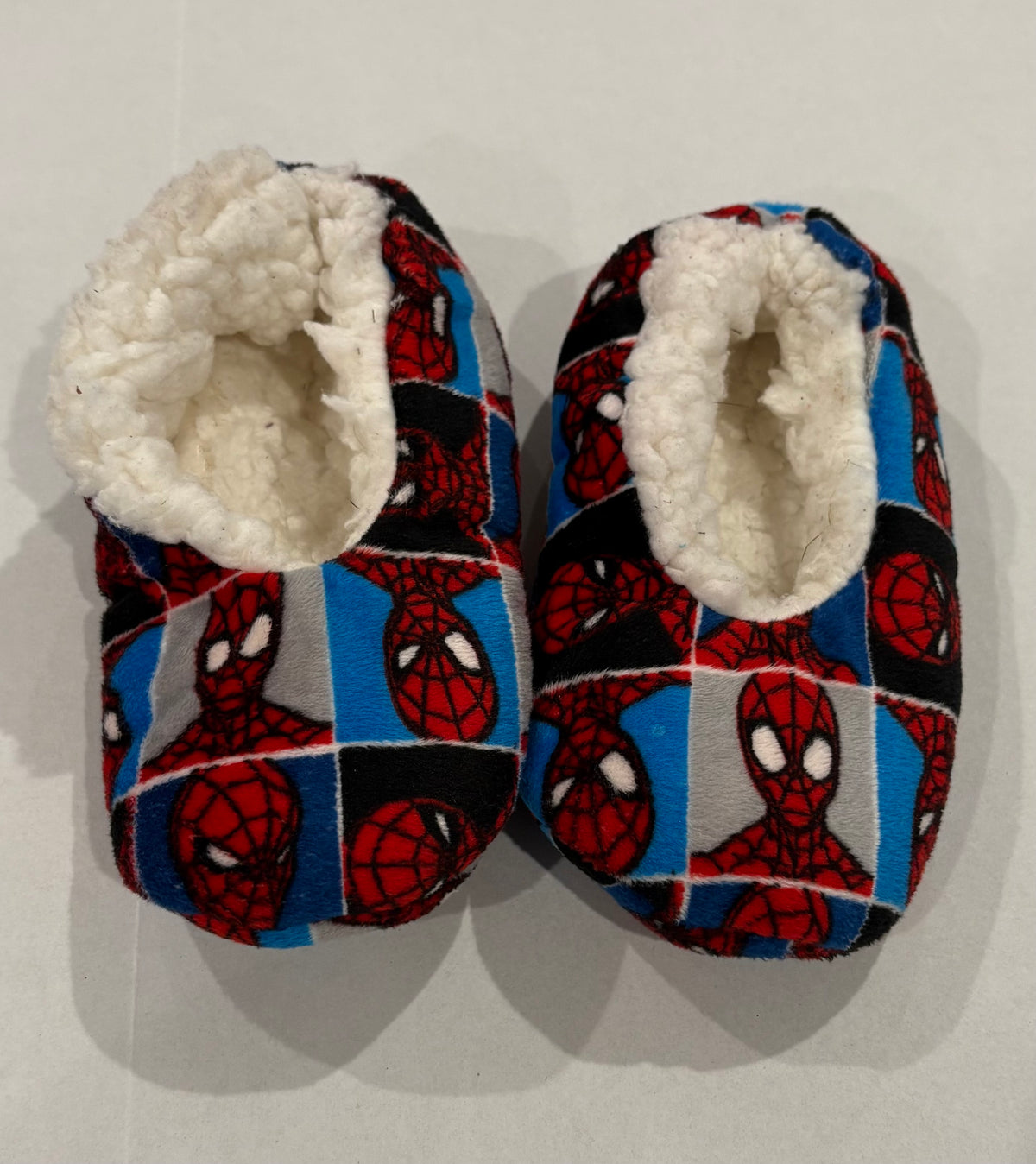 #25 Boys / Unisex fits like a size 11 (no size on tag) Marvel Spider-Man slippers