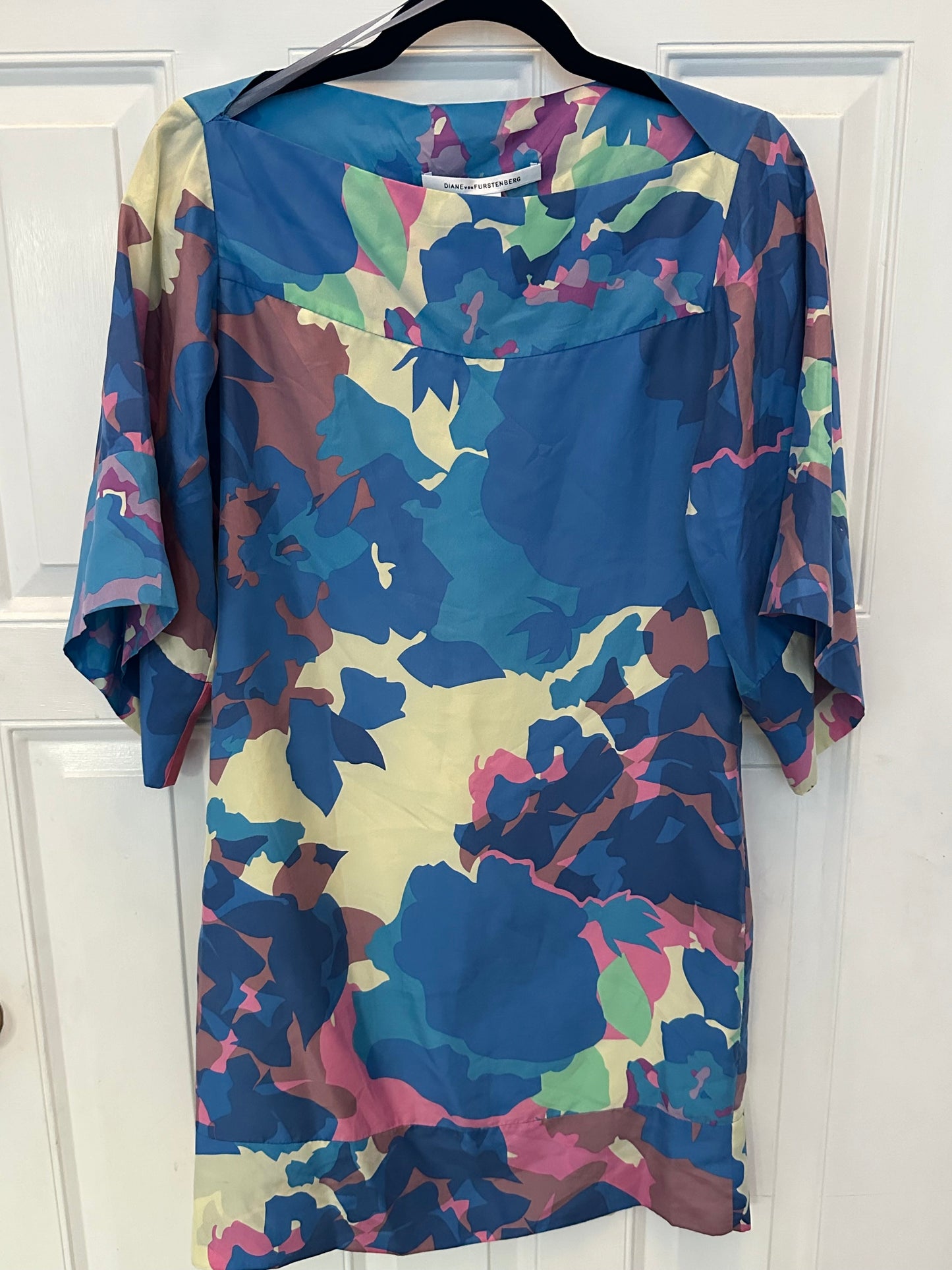 #133 DVF Diane Von Furstenberg Silk Dress Sz 2 Retail $498