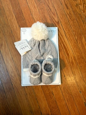 Seller 183 - 3-6 Months Baby Bootie & Hat Set - NWTs