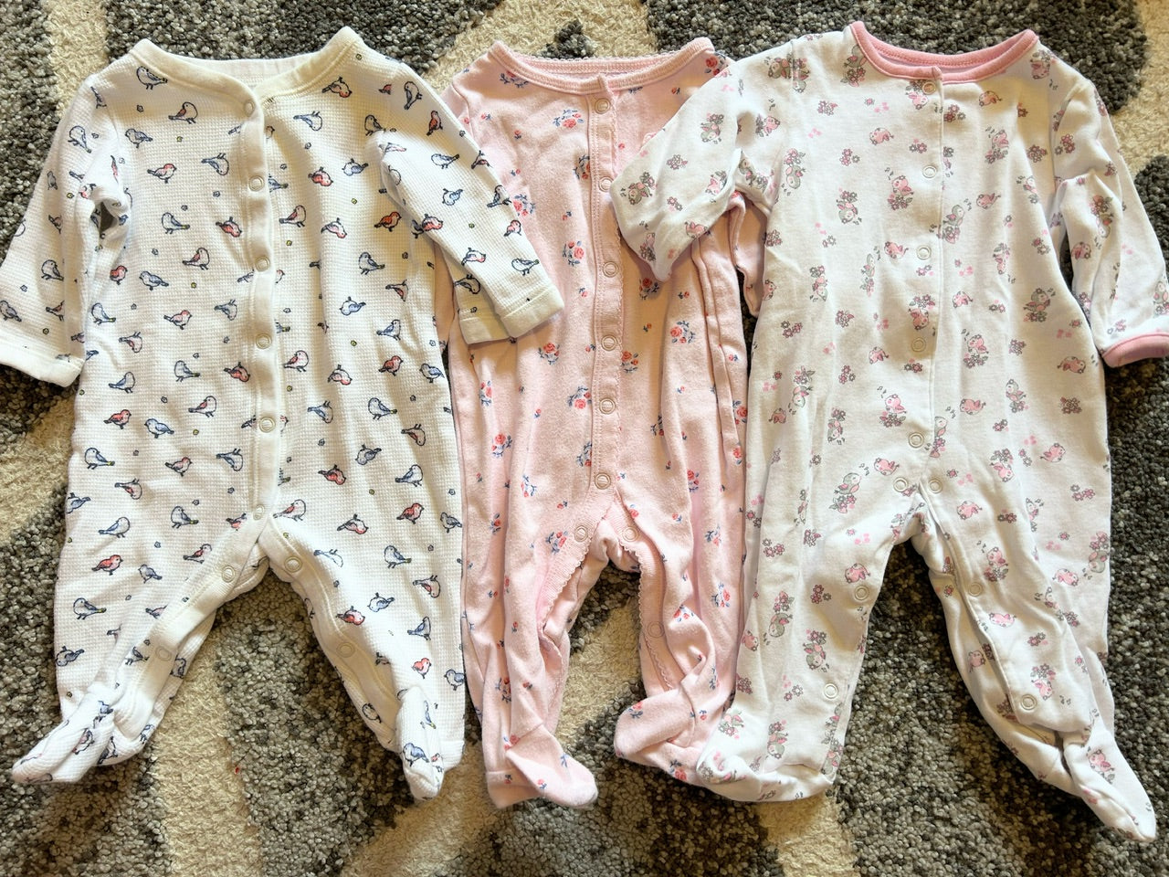 Seller 120,VGUC Girls 3M Onesie