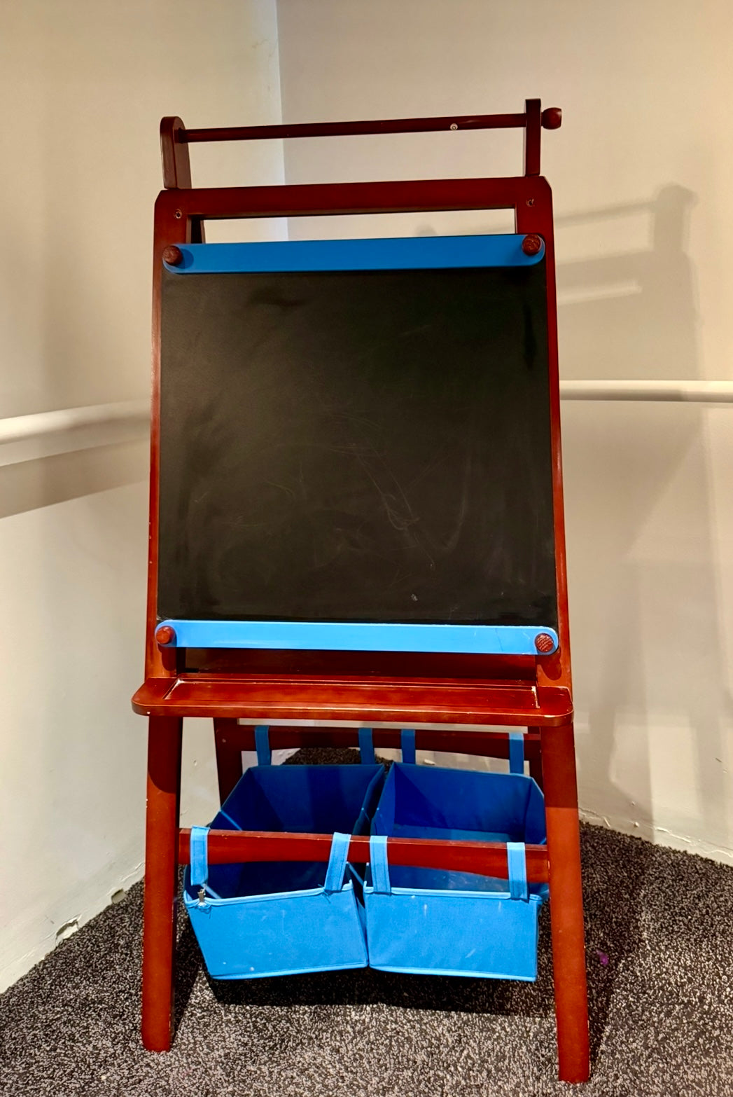 #155 chalkboard/dry erase board easel