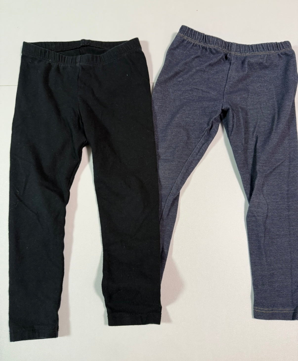#155 2 piece girls leggings, size 3T