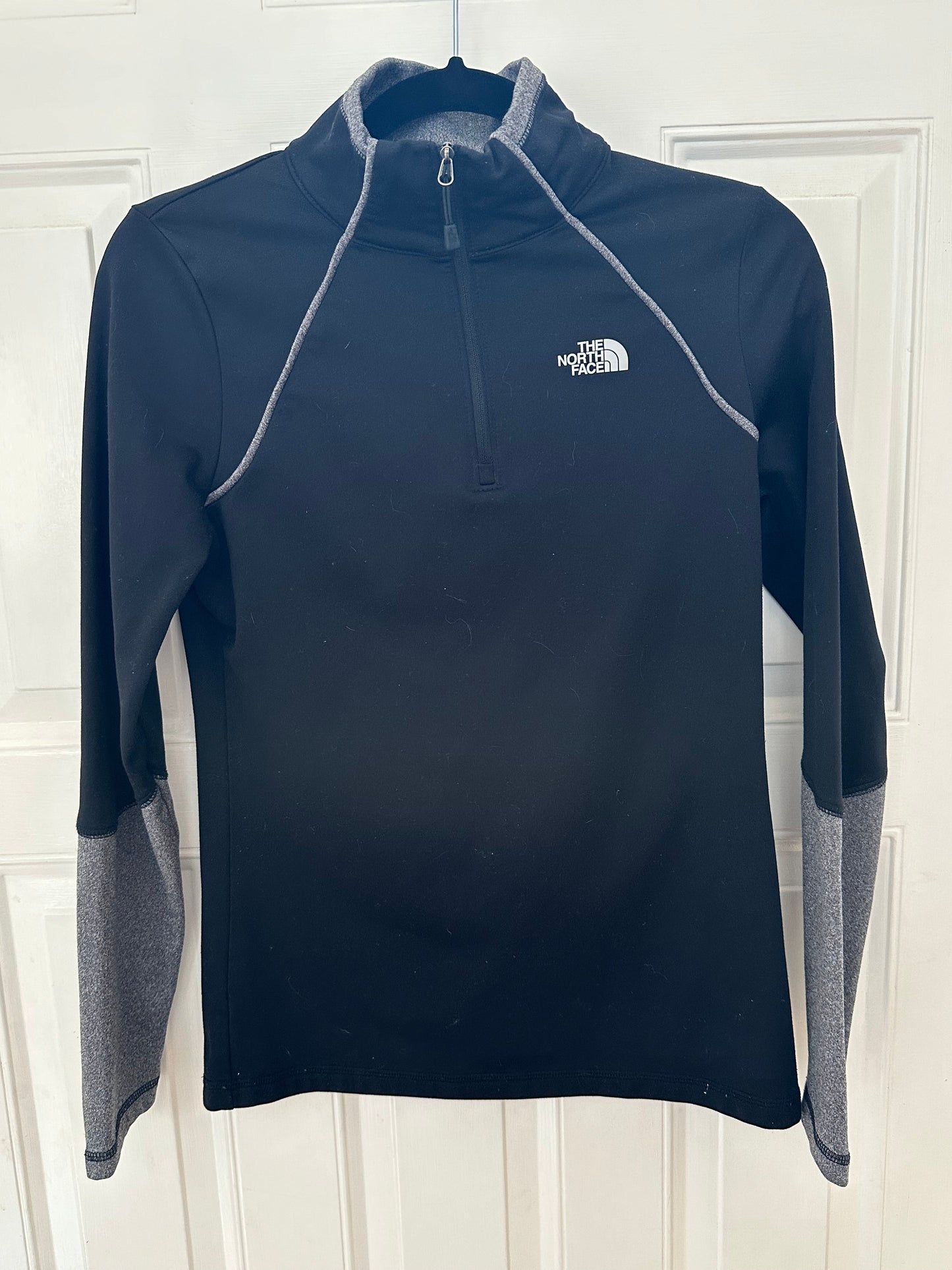#133 The North Face Black Sz Small Half Zip Womans
