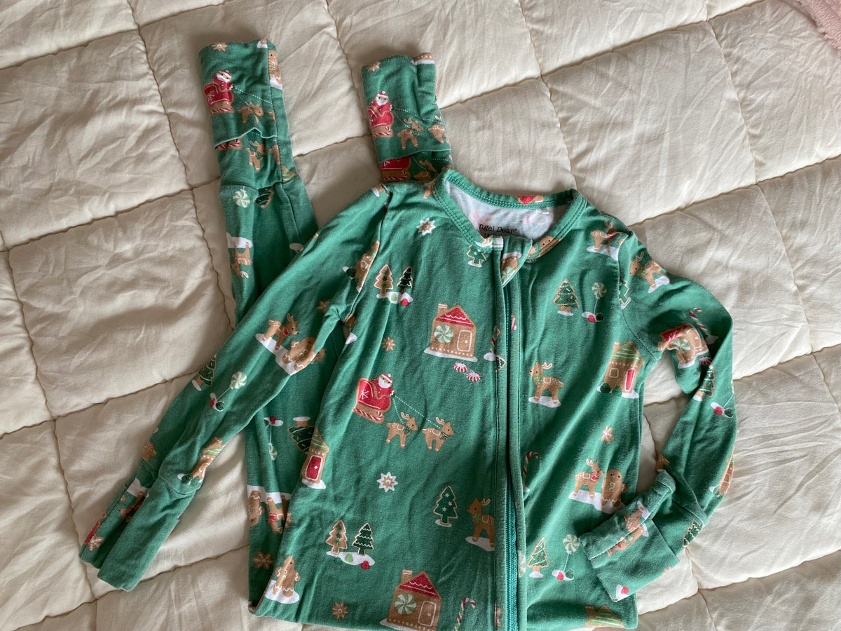 Seller 59 Angel Dear 18-24 mo girls green Christmas sleeper