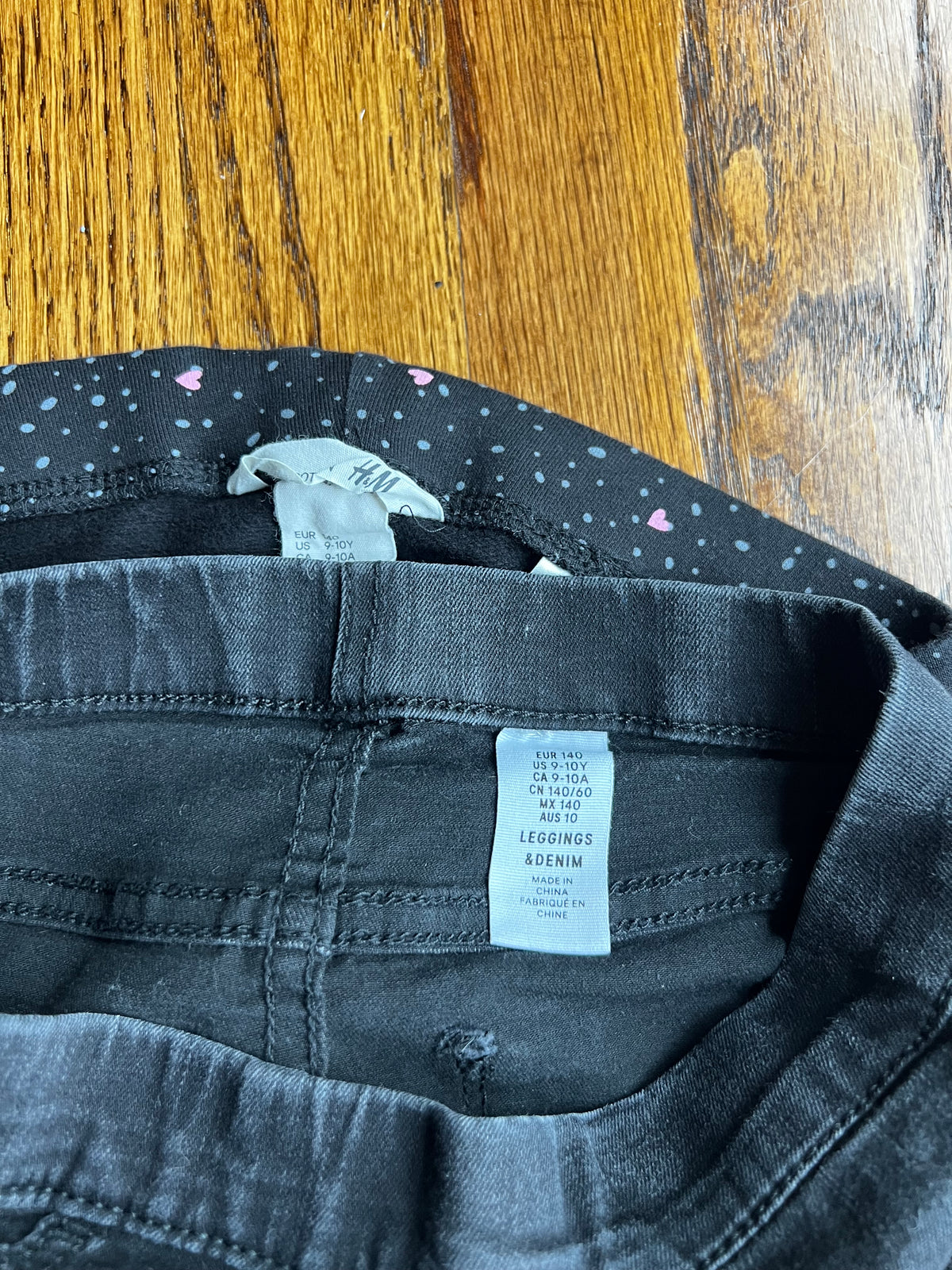 Seller #115 - H&M Girls 9-10Y Leggings, 2 Pairs (Black Heart Print + Black Jeggings), VGUC