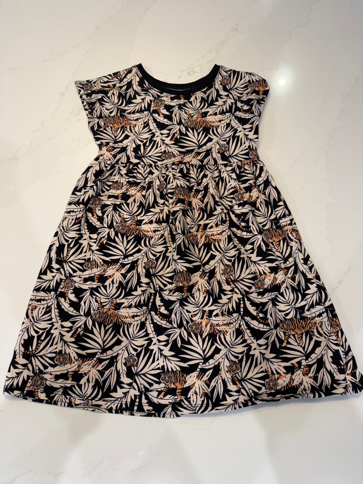 #133 old navy 5T NWOT