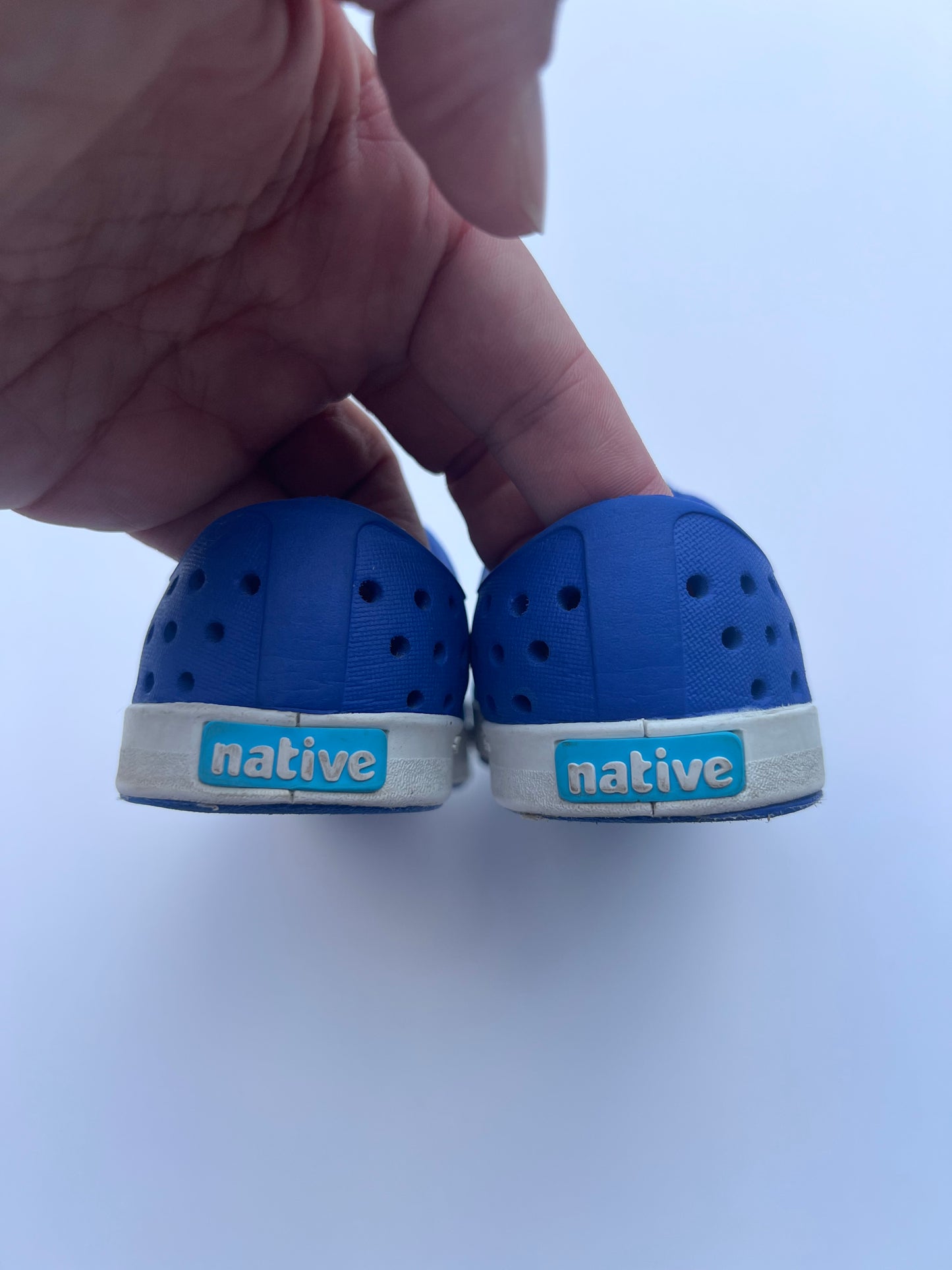 104 - Natives sz 5 Like new