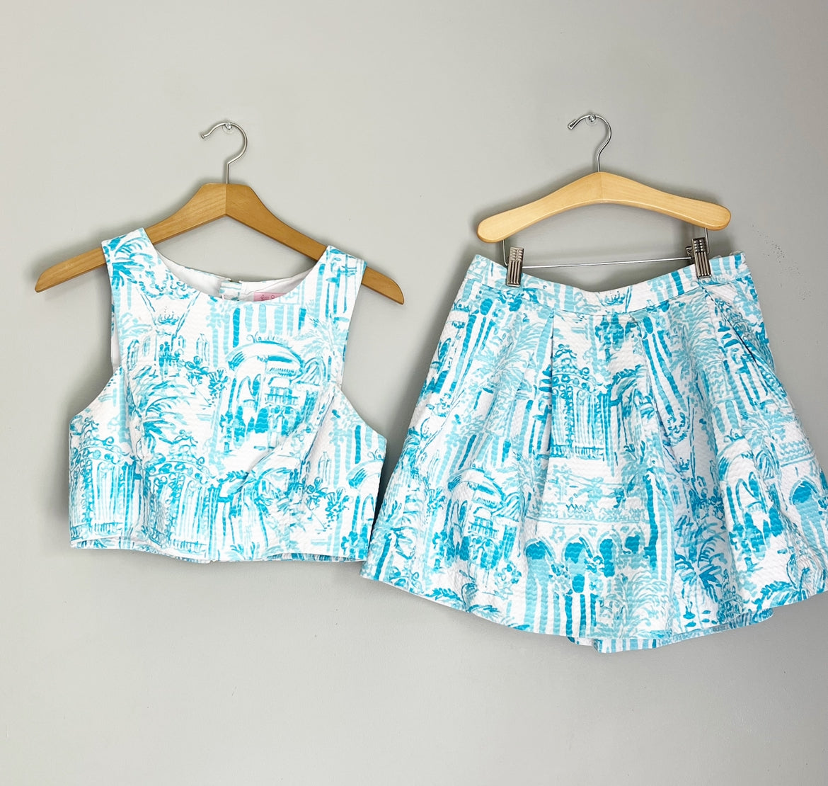 Seller 196 Lilly Pulitzer La Via Loca two piece set size 6