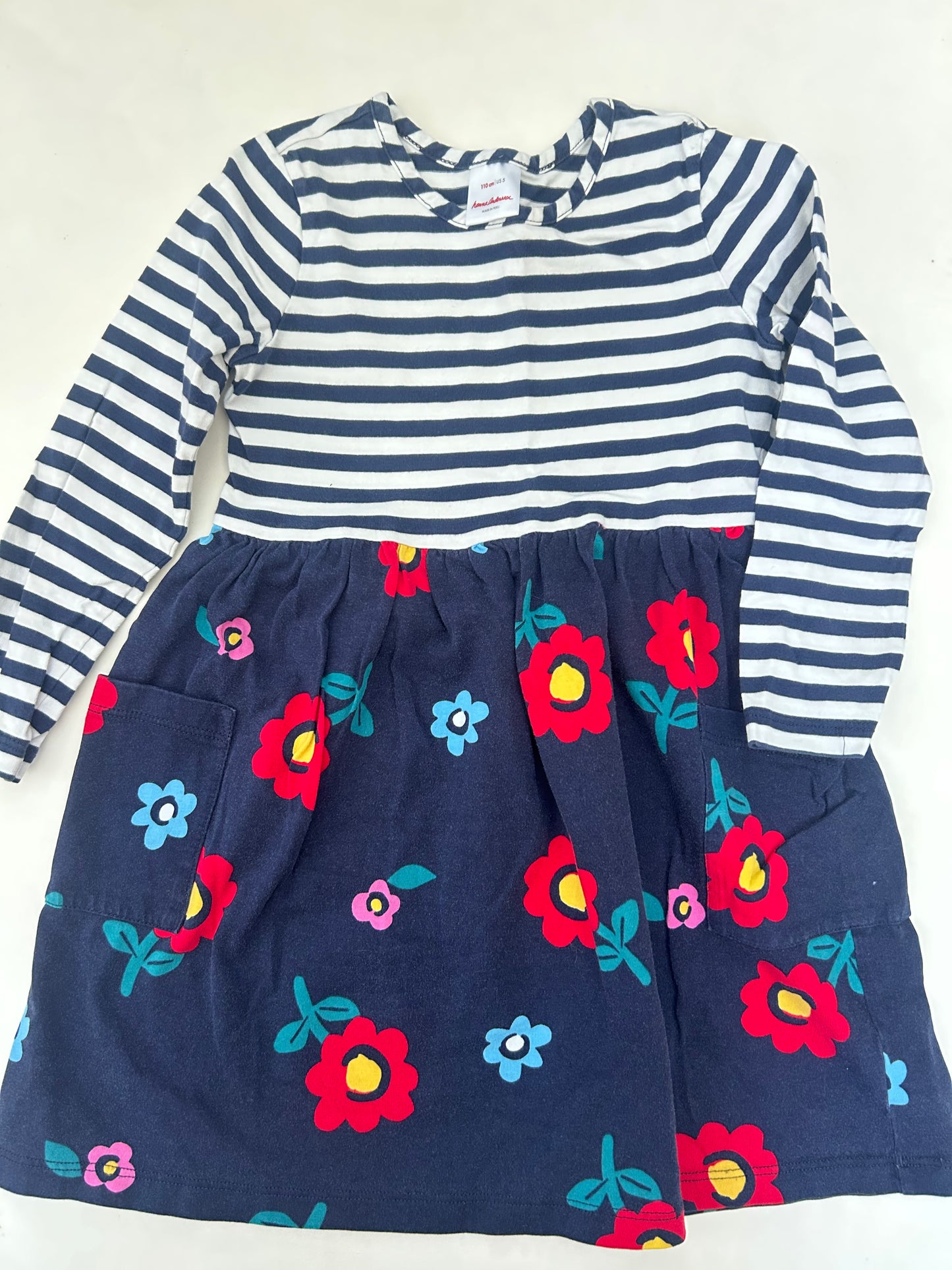 #6 Girls size 5 (110 cm) Hanna Andersson navy striped dress