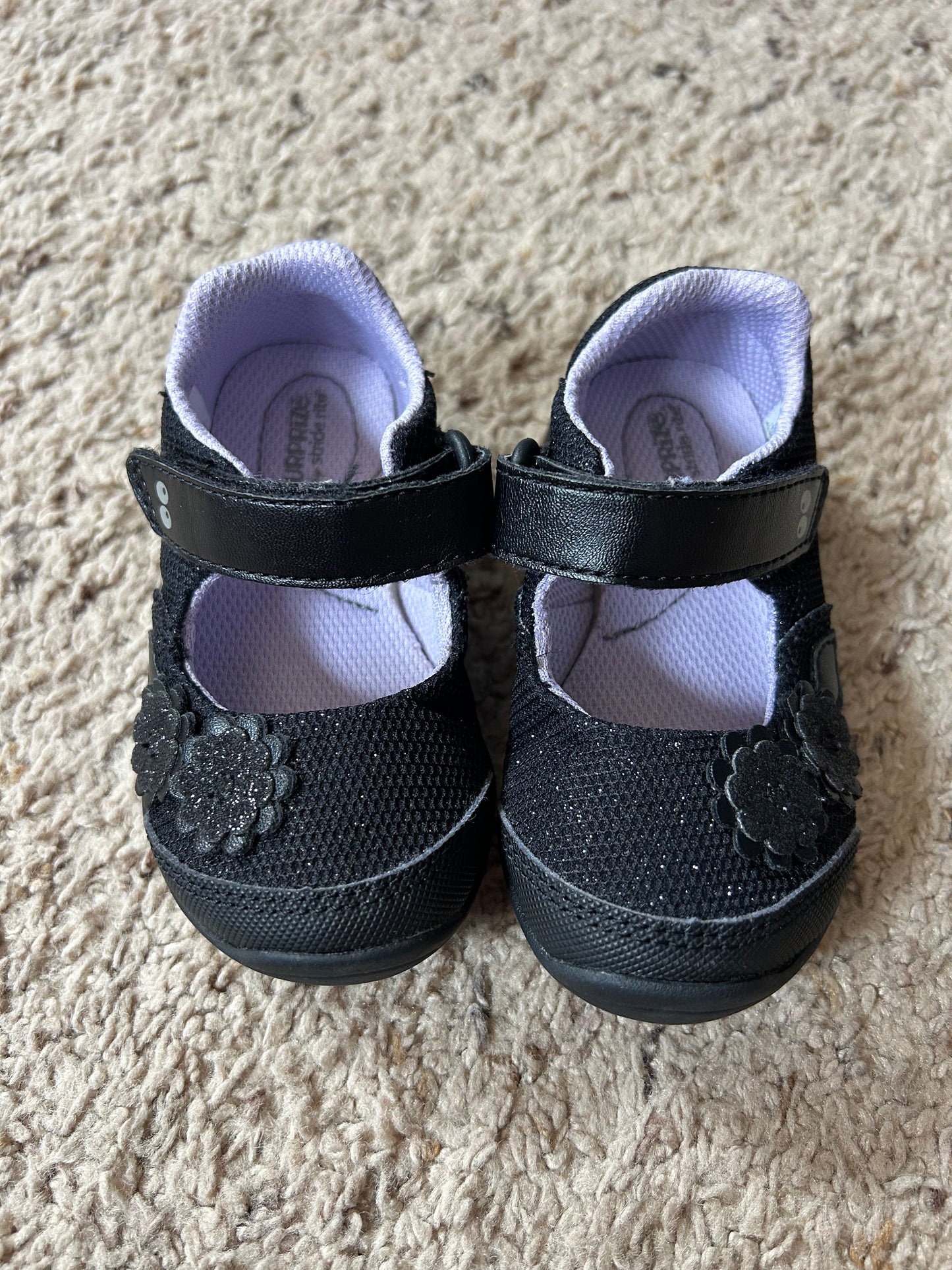 Seller 120, VGUC Stride rite, girls size 5c