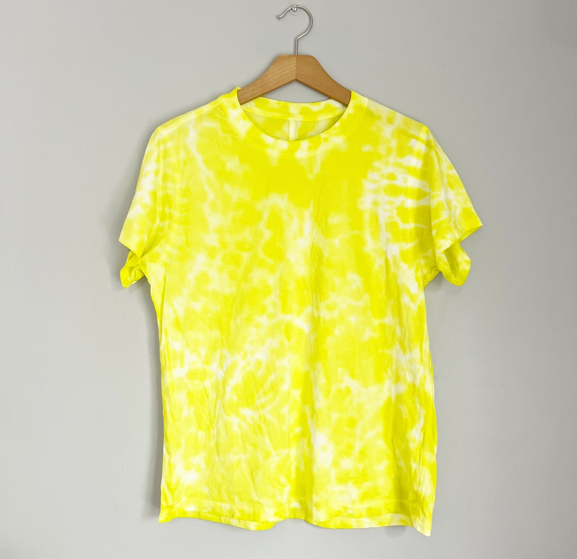 Seller 196 Lululemon All yours Tee women’s 6