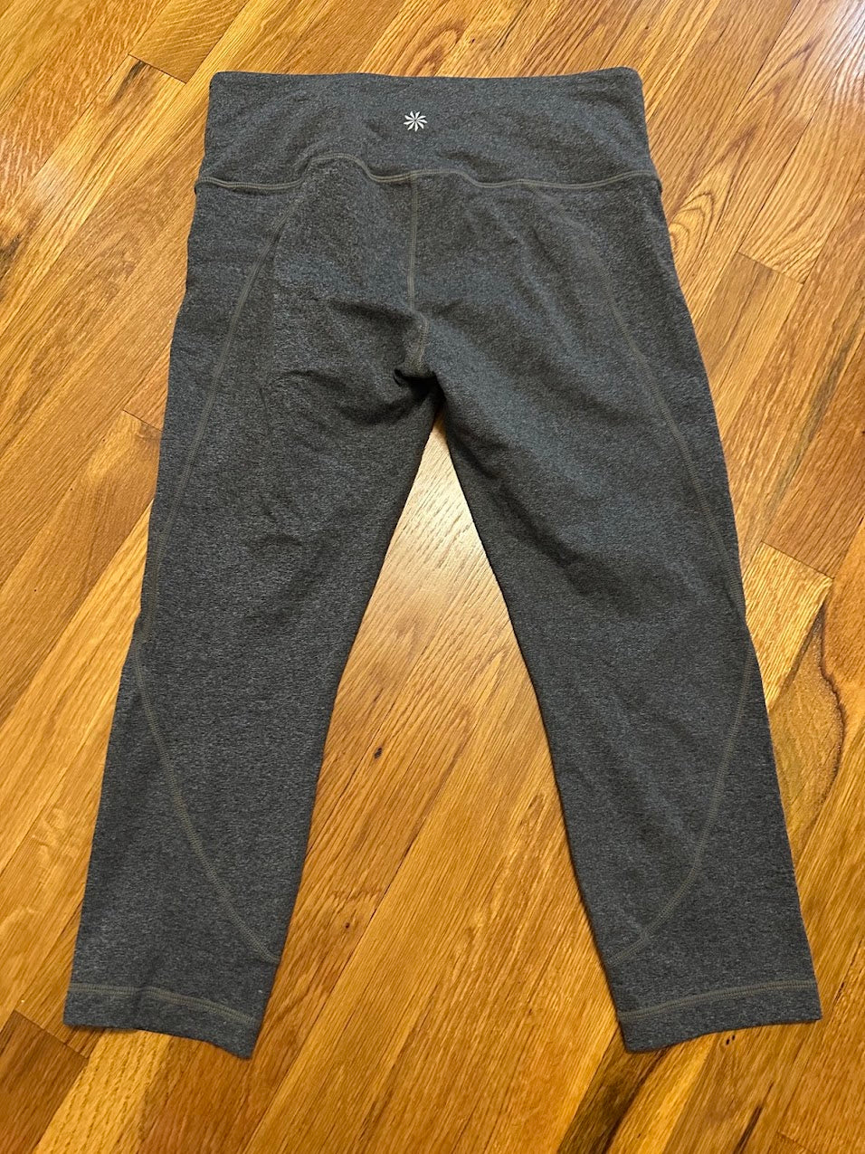 Seller #101 Athleta women's size Medium gray cropped leggings