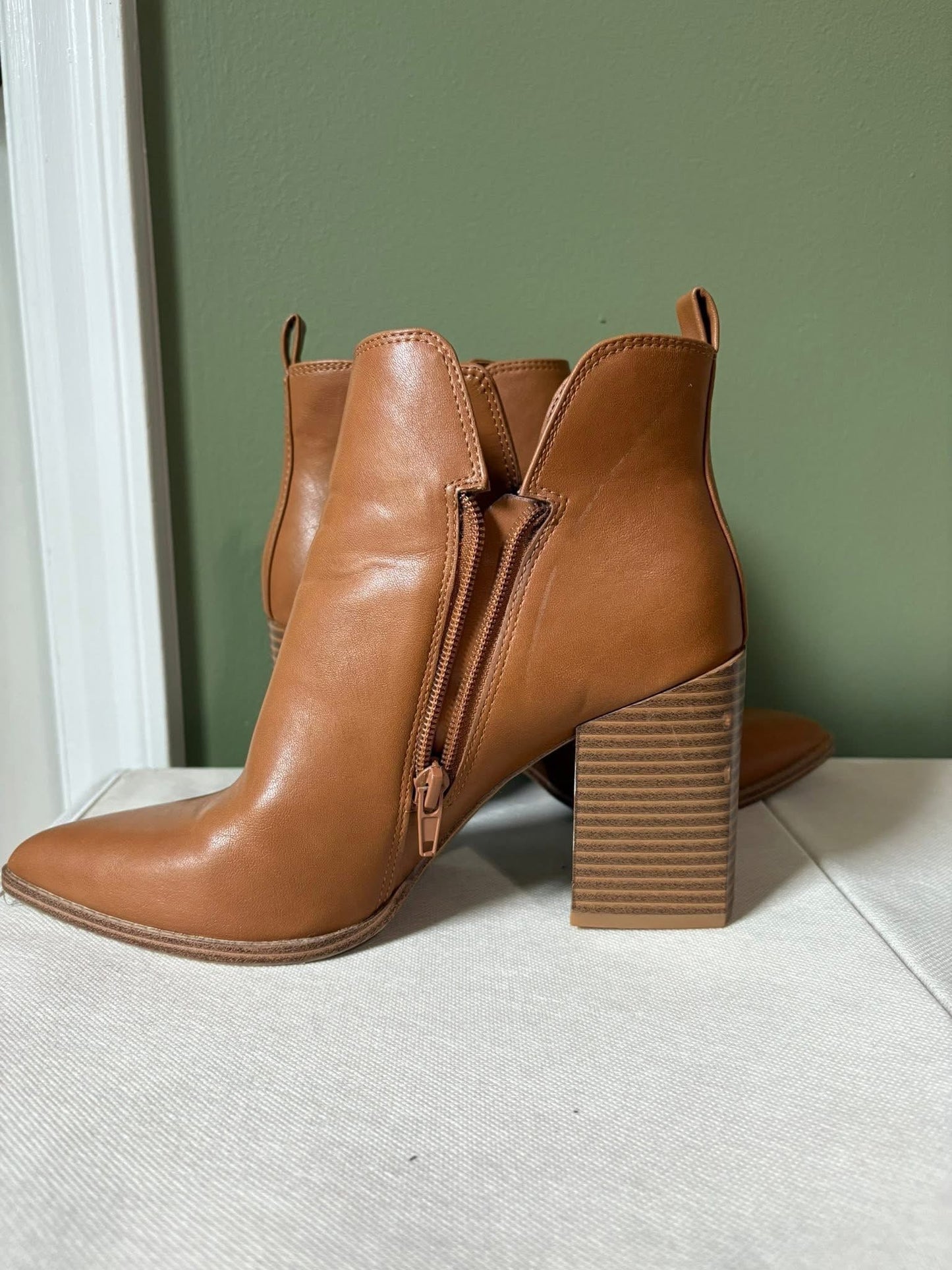 #133 **REDUCED** Women’s Size 7 Nine West Boots