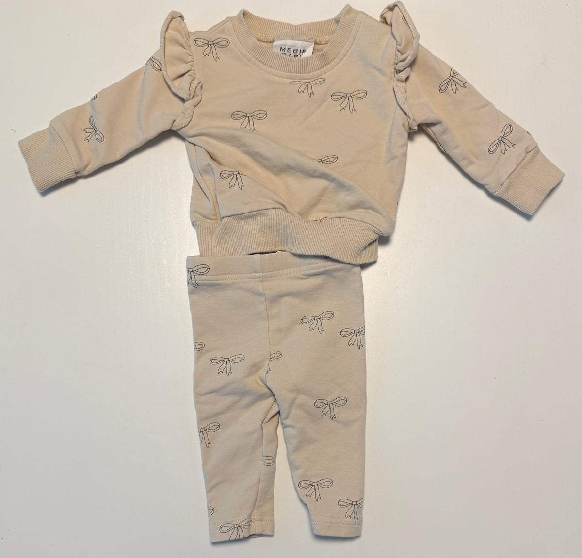 #93 Mebie Baby bow set girls size 0-3 months