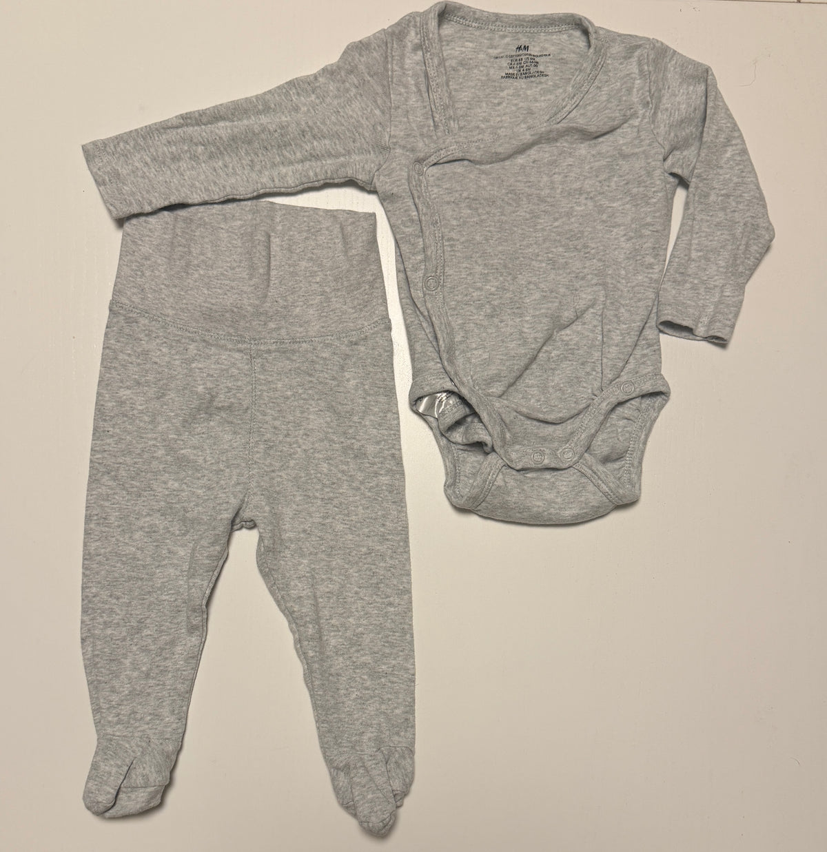 #93 H&M wrap over body suit and pant set size 3-6 months
