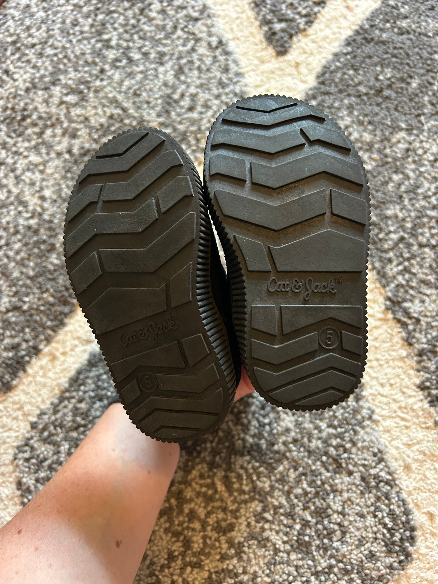 Seller 120, VGUC Cat & Jack Black Fuzzy Boots size 5C