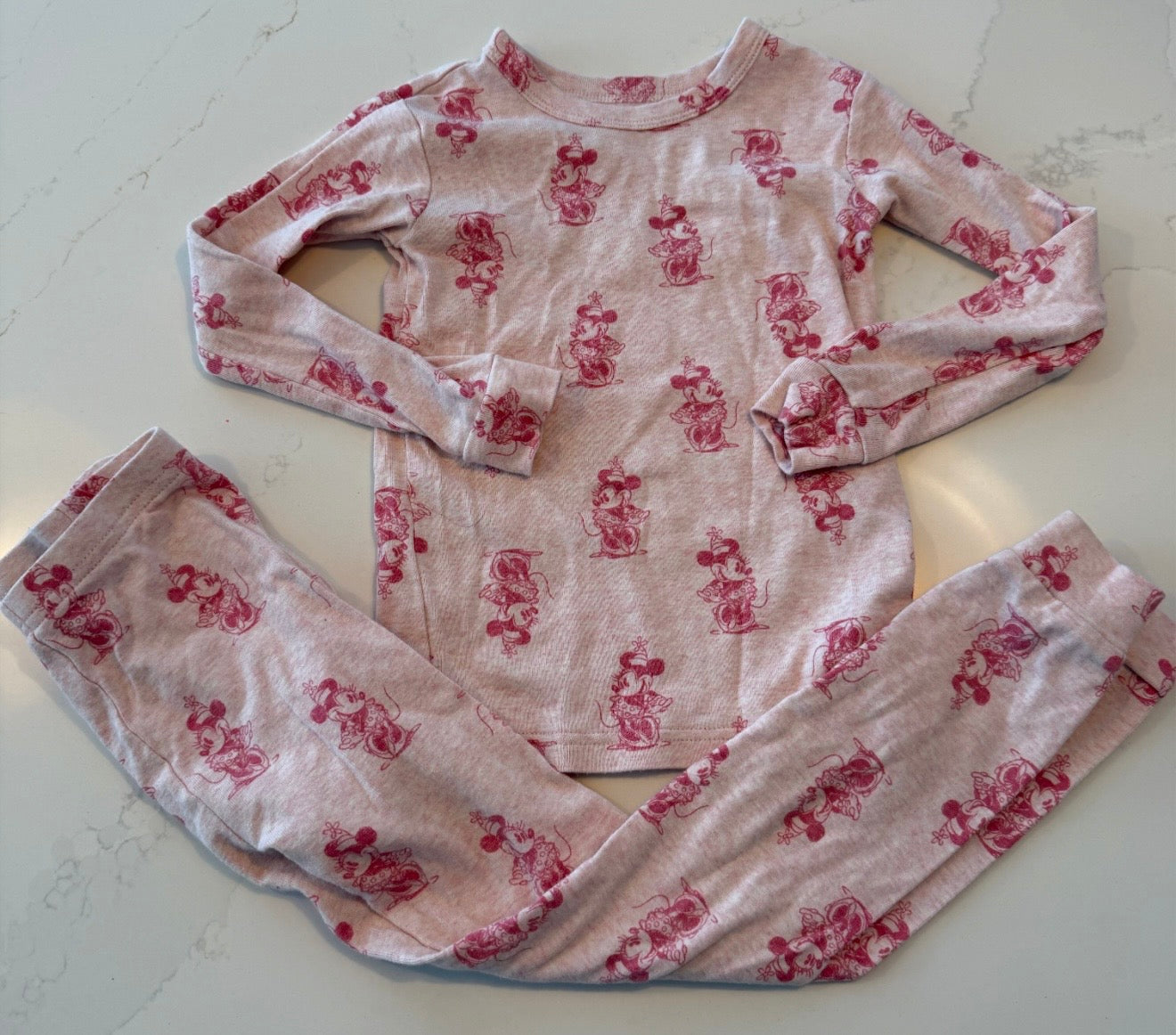 #133 gap girls Minnie Mouse pajamas size 6