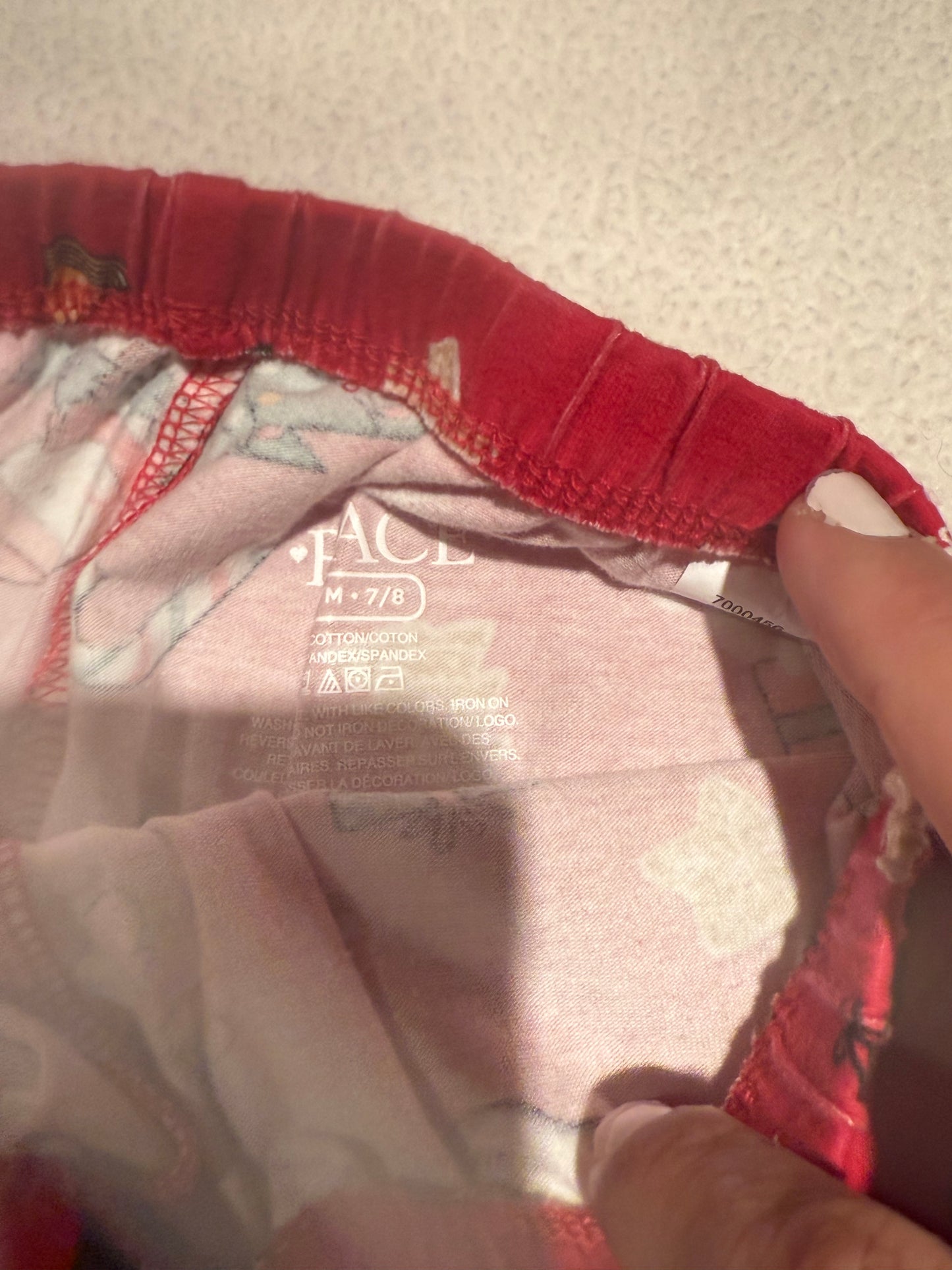 136 NWOT Children’s place Christmas leggings 7/8