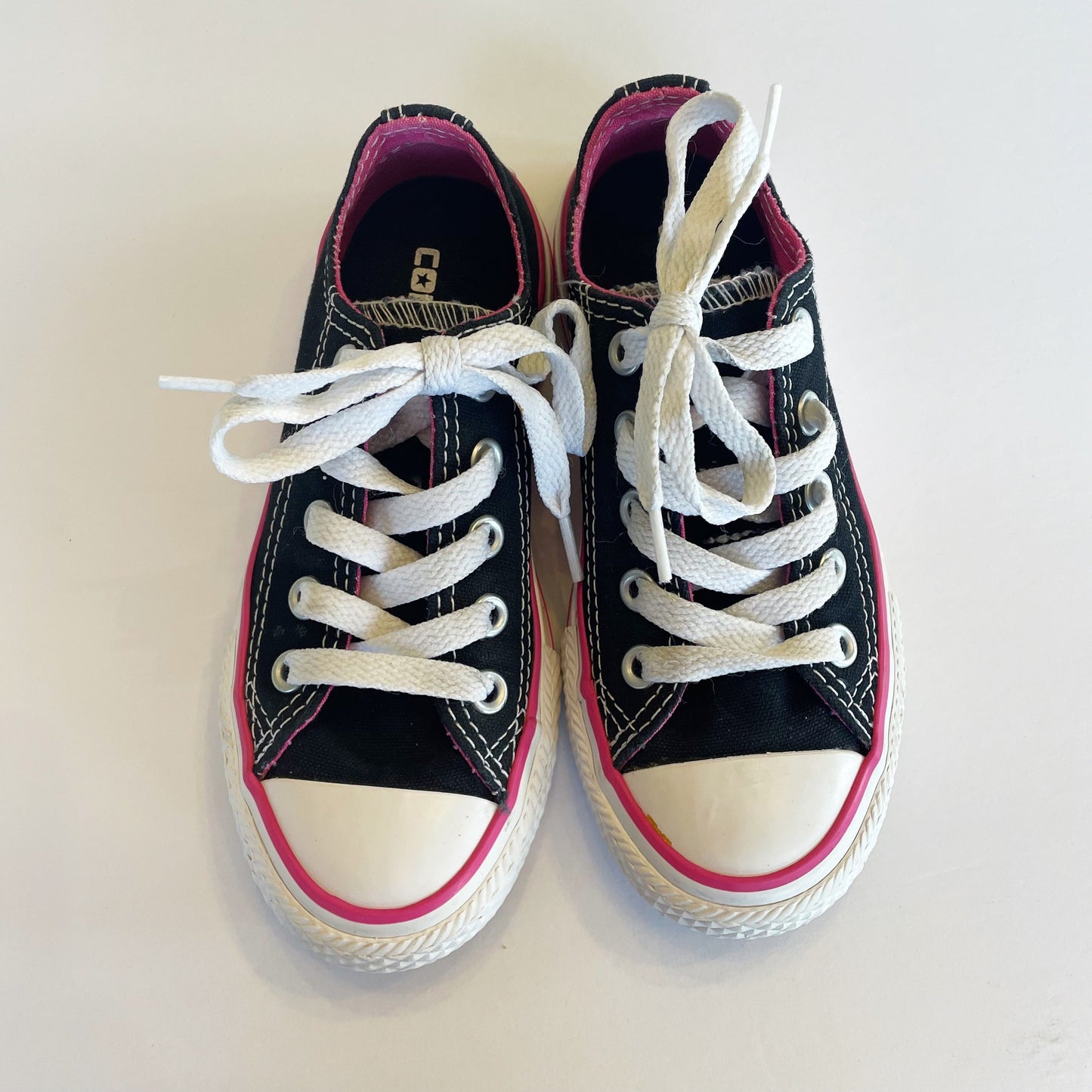 #118 | Size 10.5 | Converse Girls Black Sneakers