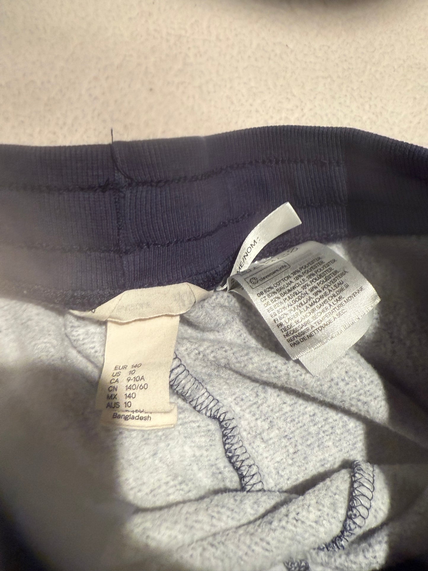 136 EUC boys sweatpants H&M size 10