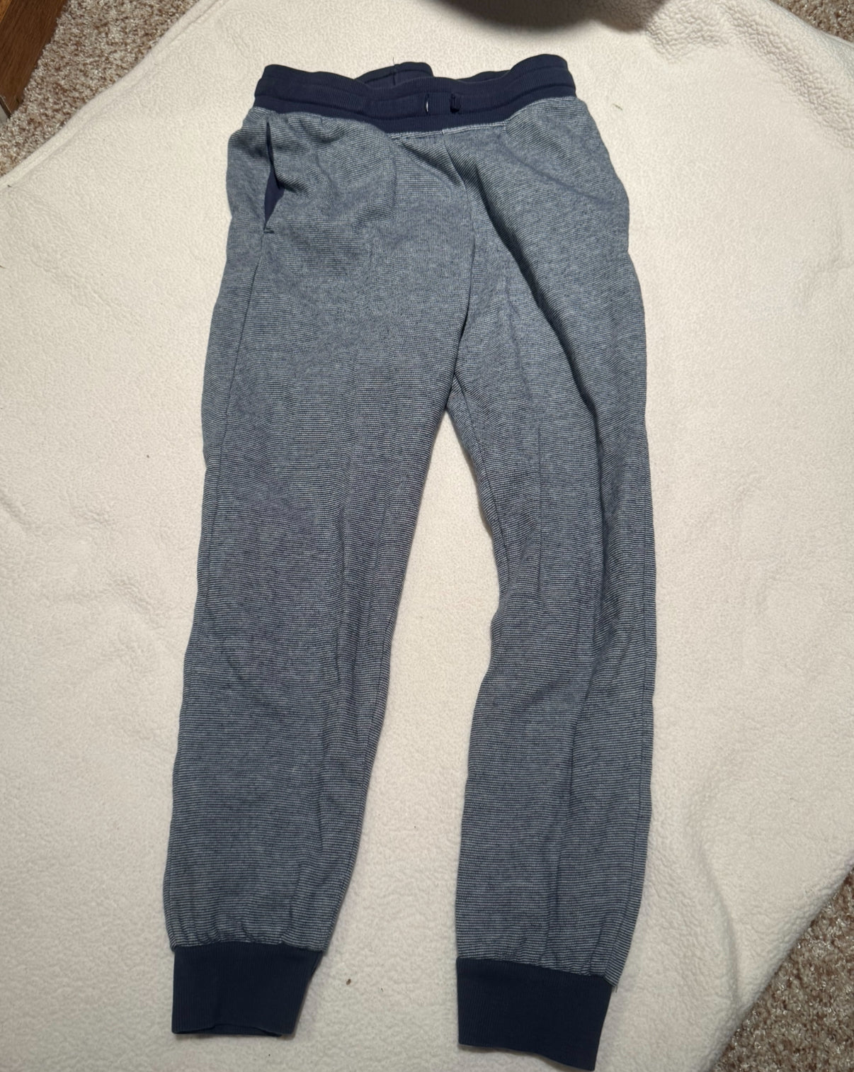 136 EUC boys sweatpants H&M size 10