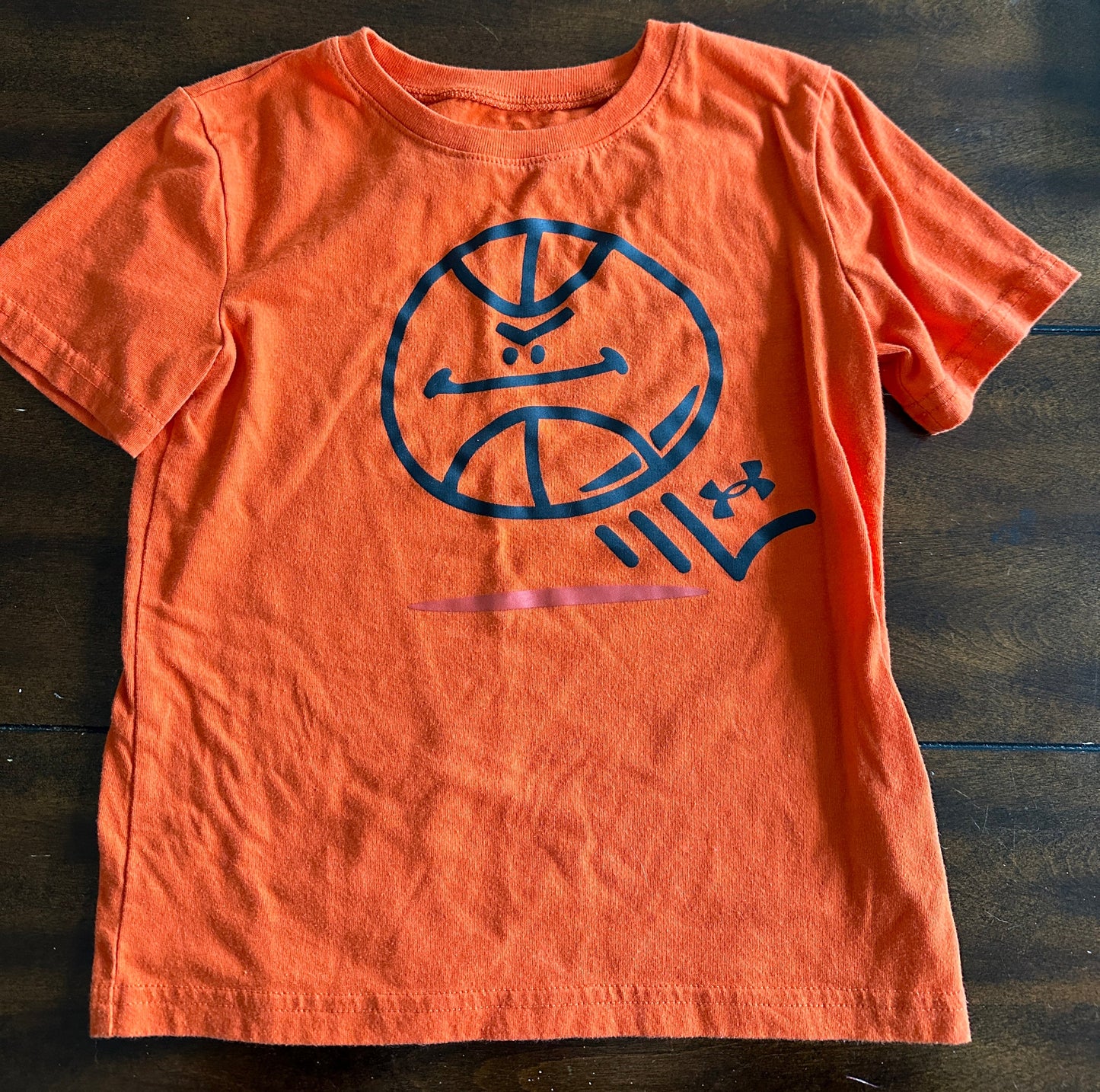 #218 Sz4 Under Armour tshirt