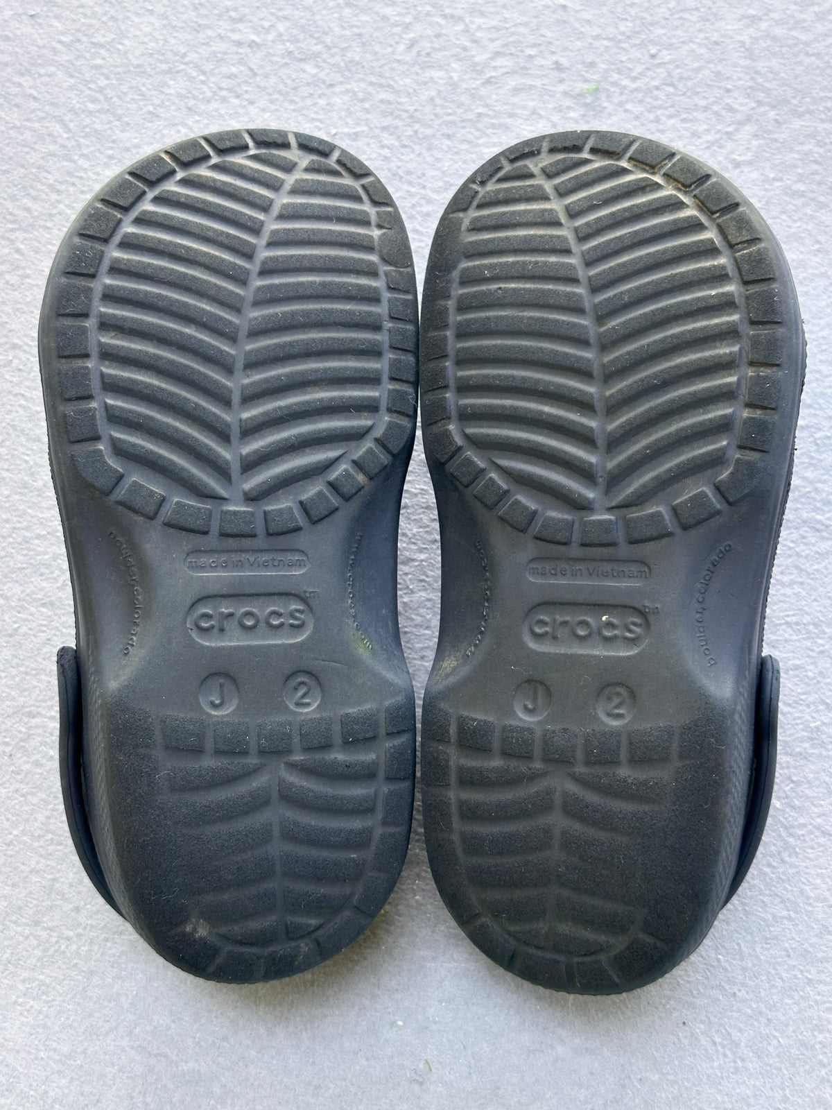 #163 Navy Blue Crocs - size J2 - EUC