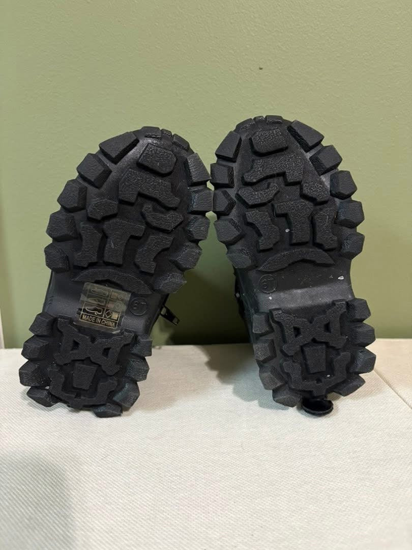 #133 **REDUCED** 6c Like New Winter Boots