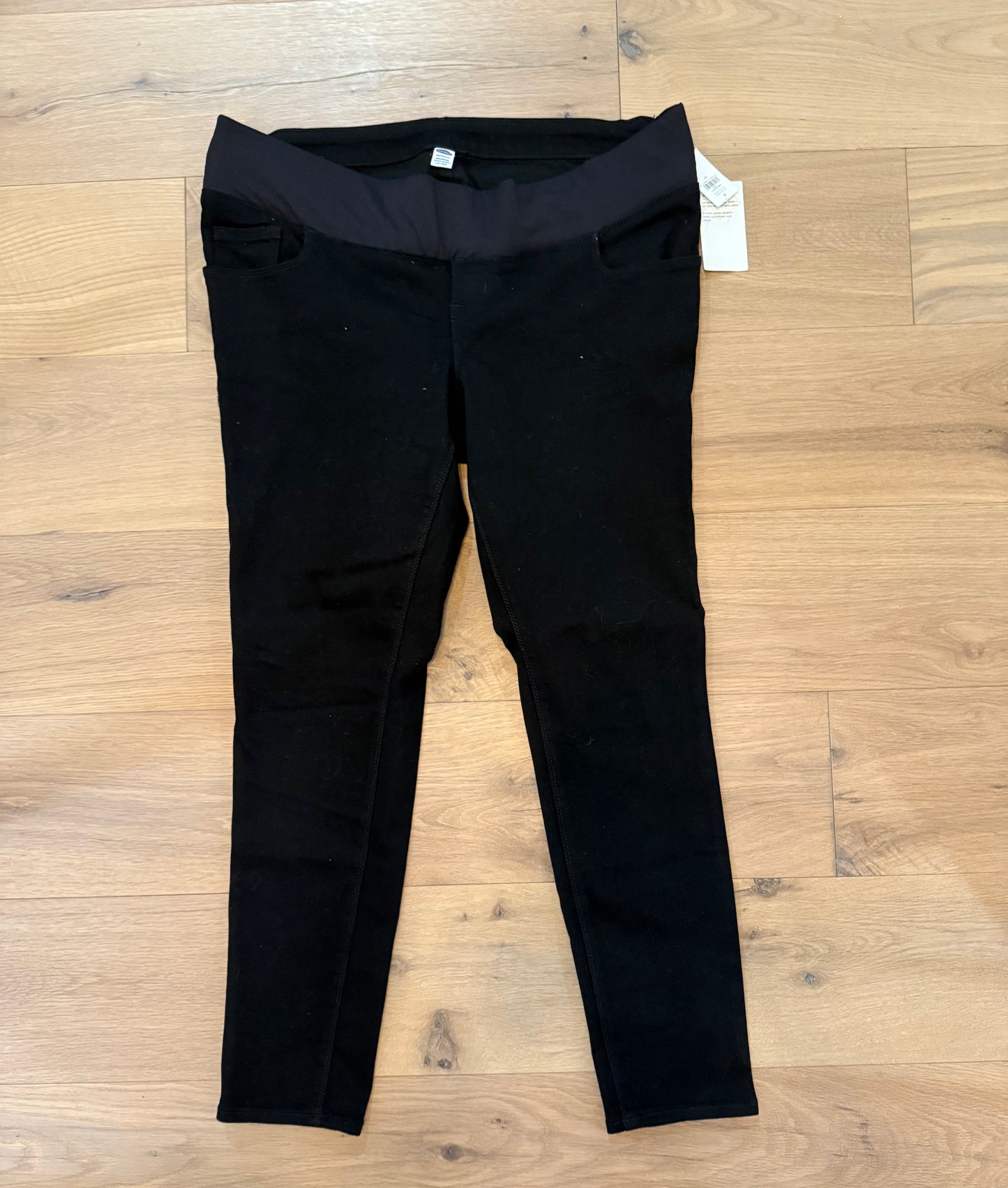 *REDUCED* #50 • Maternity • Old Navy • 12 • NWT