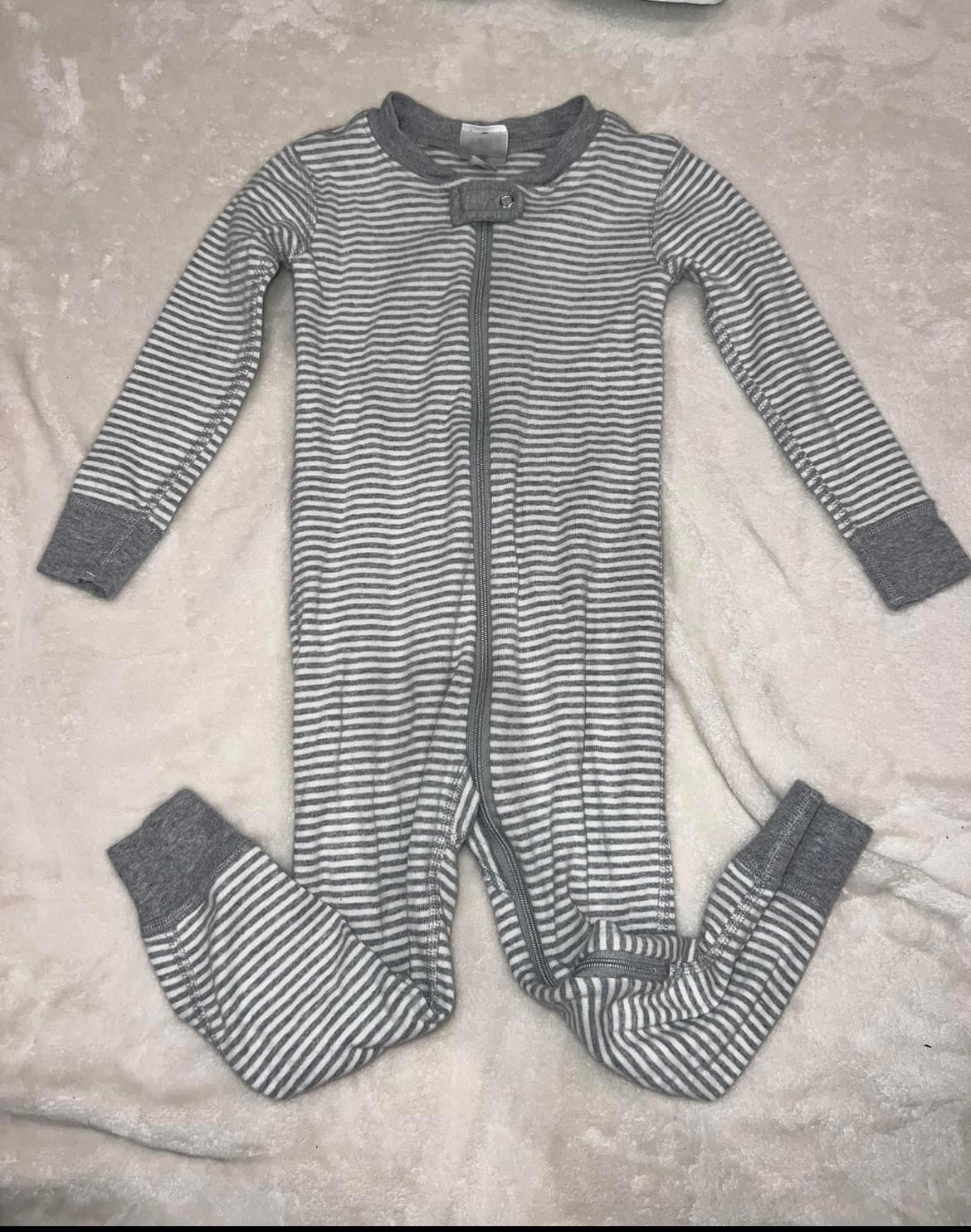 #46 Boys 3T 90 Hanna Andersson pajamas- gray stripe