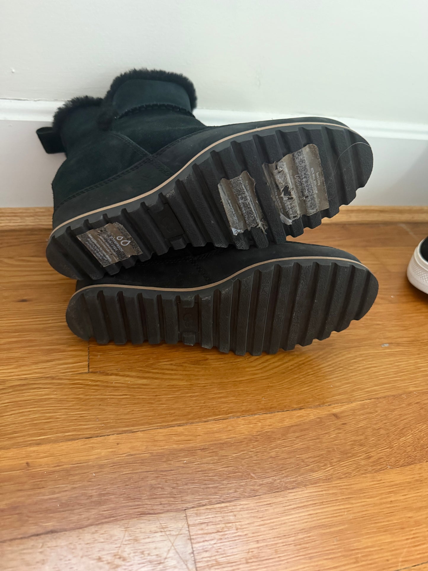 136 NWOT Black Ugg booties size 8