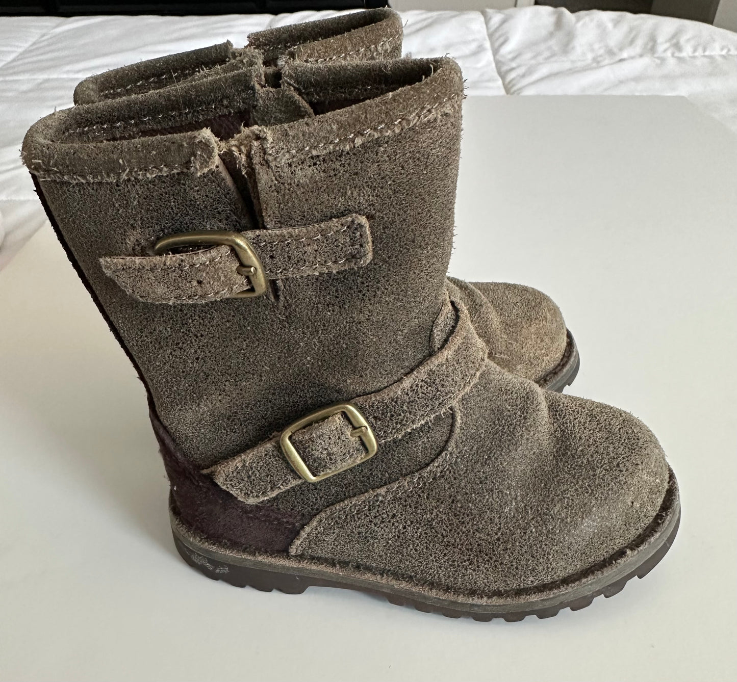 Seller #39 UGG toddler girl size 6 combat boots