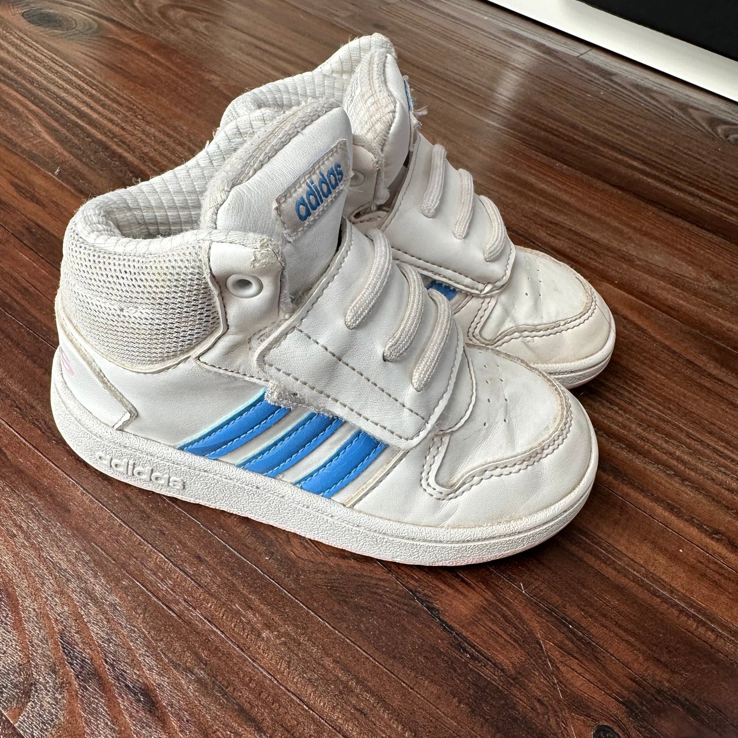 #162 Adidas Sneakers Girls 8.5