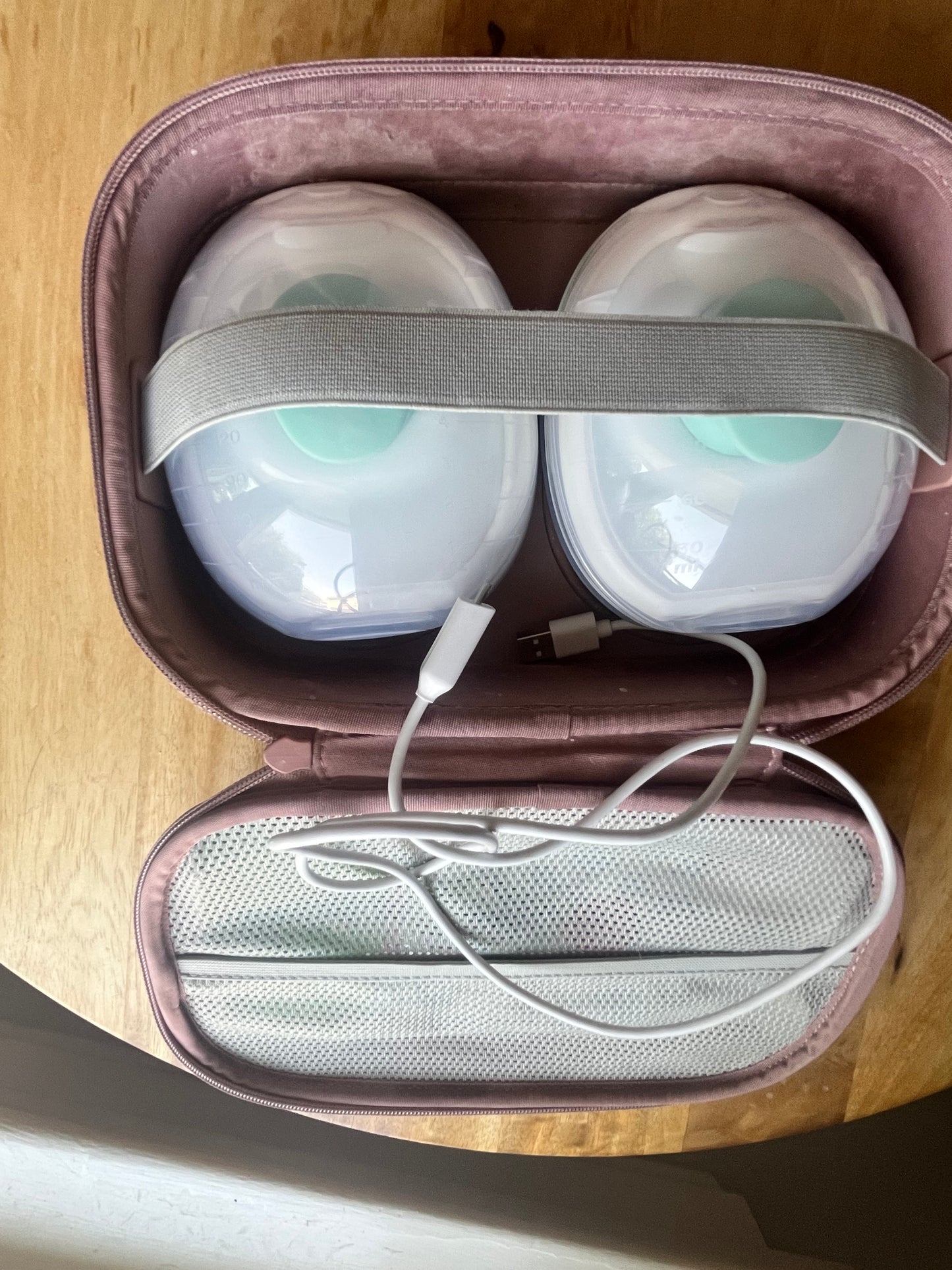 #97- Willow Go Wearable Breast Pump & Accessories